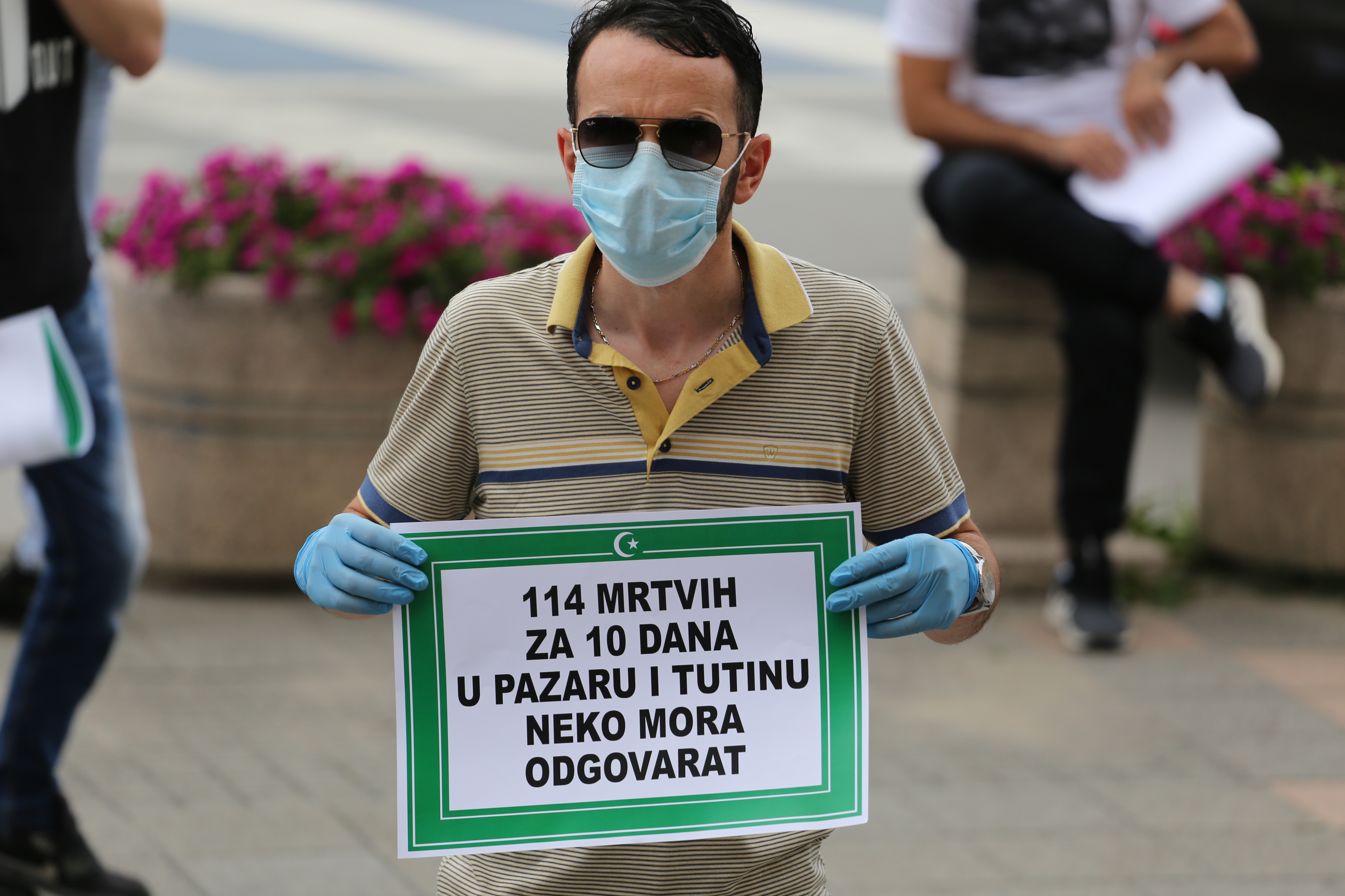 Novi Pazar, 05.07.2020. Protest ispred Gradske uprave u Novom Pazaru Foto: Irfan Ličina/Nova.rs