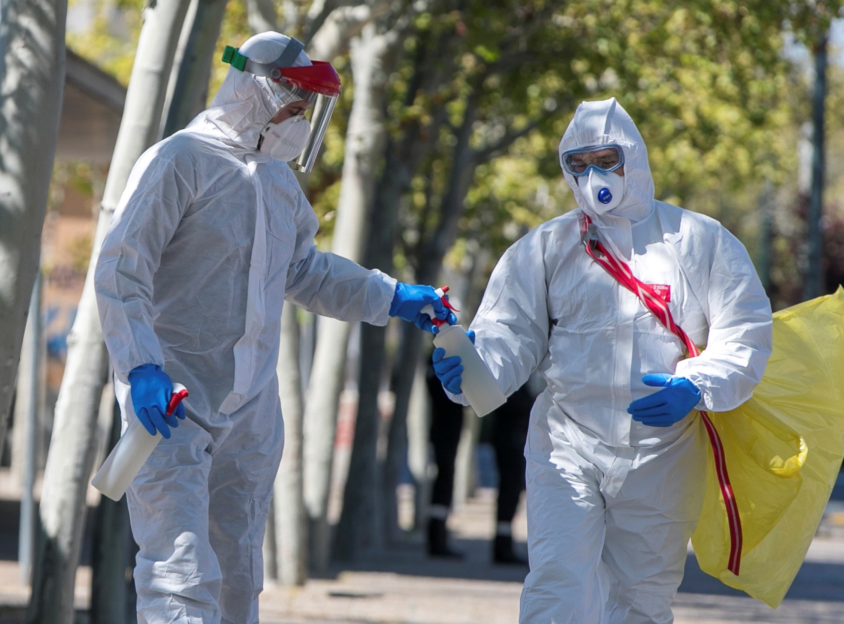 Spain faces the 21st consecutive day of mandatory home confinement