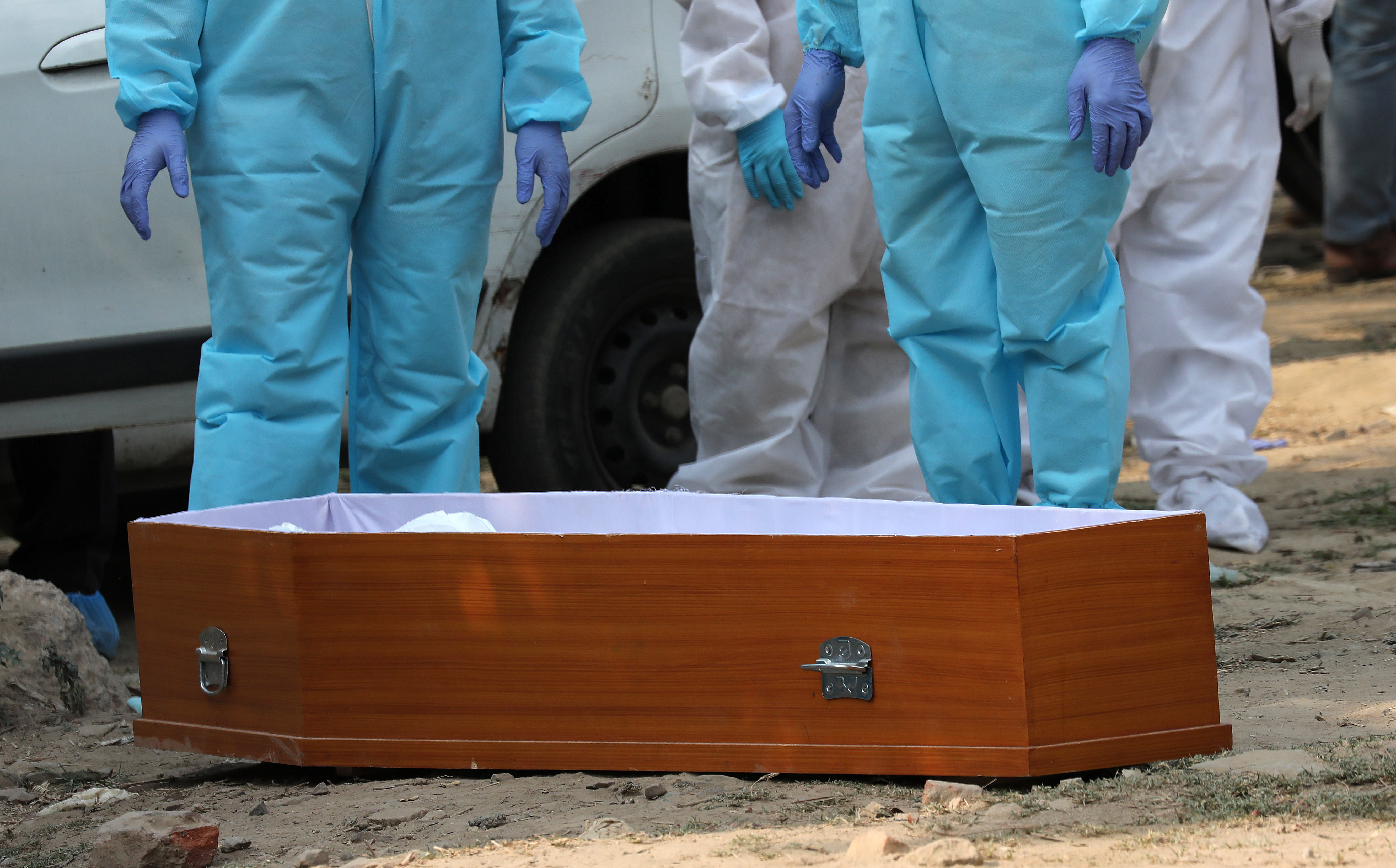 sanduk, kovčeg, koronavirus