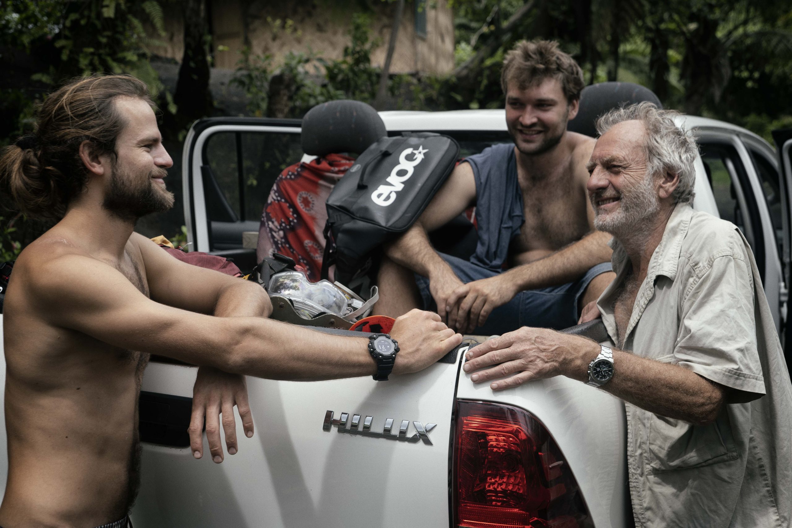Alexander Schulz, 28, from Germany, and Rafael Bridi, 33, from Brazil crossed the Yasur volcano crater on Tanna Island, Pacific Ocean