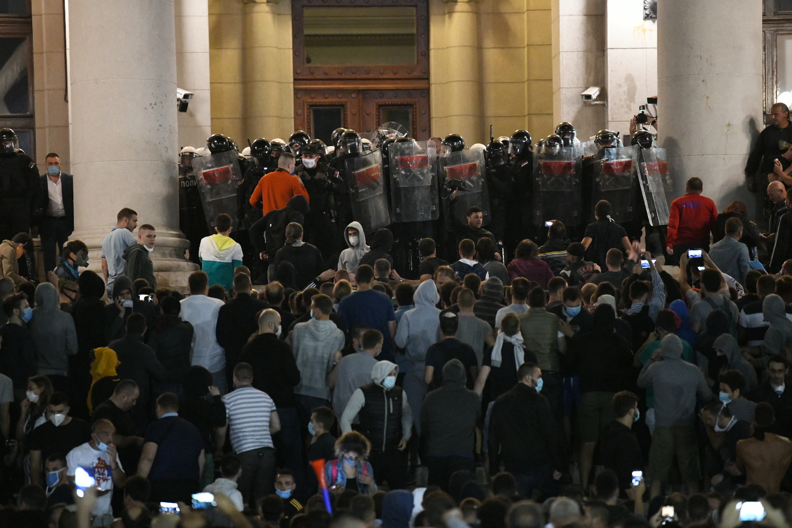 Beograd, 07.07.2020. Skupština, Protest protiv Vučića i policijskog časa Foto: Vesna Lalić/Nova.rs