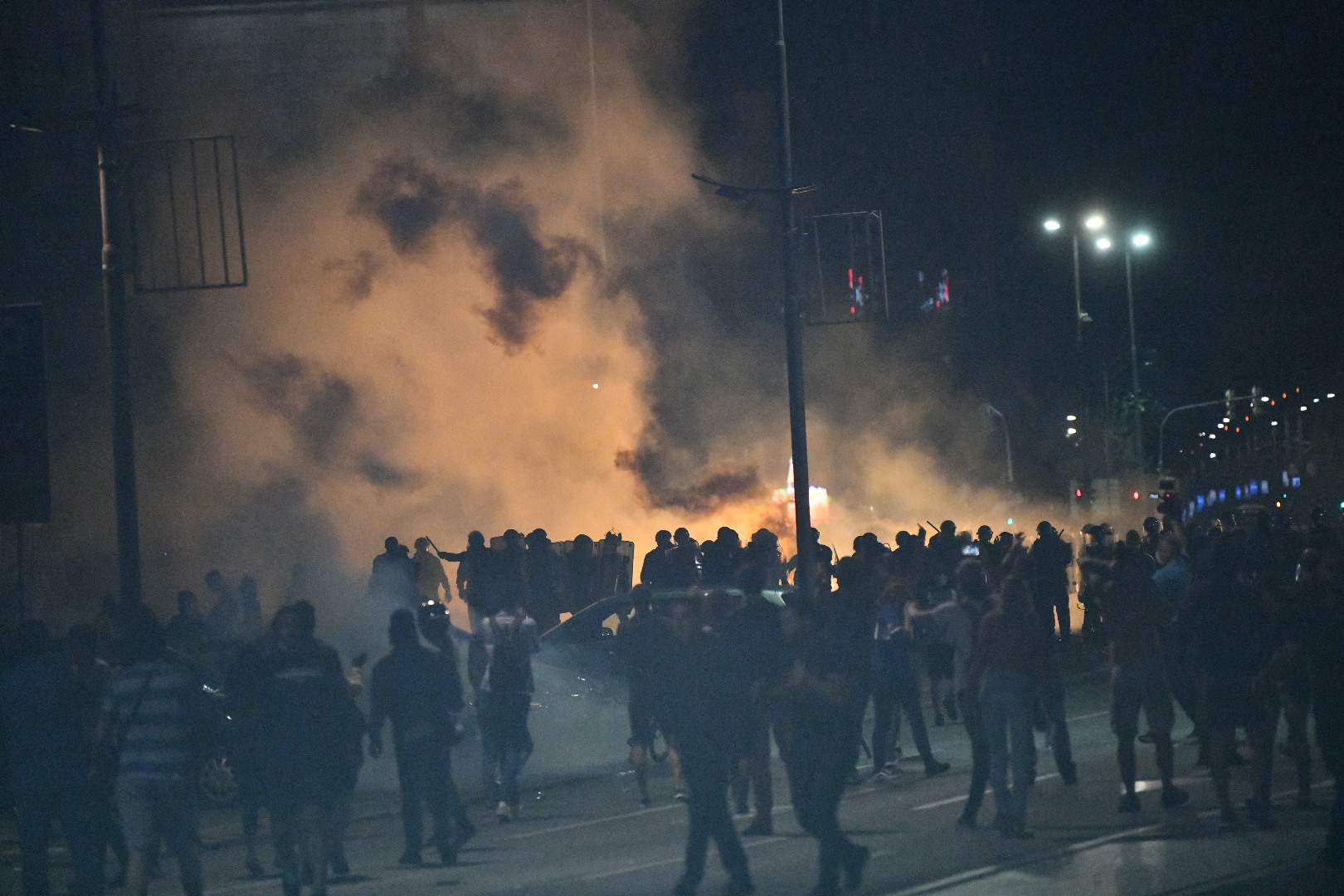 Beograd, 07.07.2020. Skupština, Protest protiv Vučića i policijskog časa Foto: Vladislav Mitić/Nova.rs