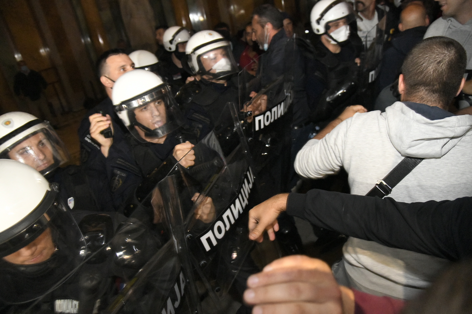 Beograd, 07.07.2020. Skupština, Spontani Protest protiv Vučića i policijskog časa Foto: Nemanja Jovanović/Nova.rs