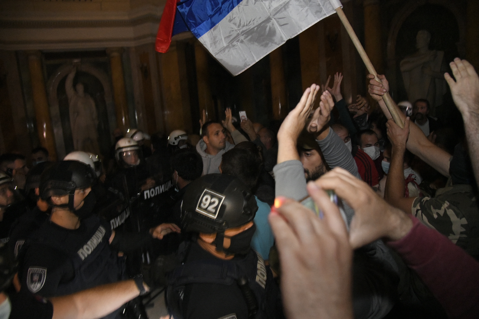Beograd, 07.07.2020. Skupština, Spontani Protest protiv Vučića i policijskog časa Foto: Nemanja Jovanović/Nova.rs