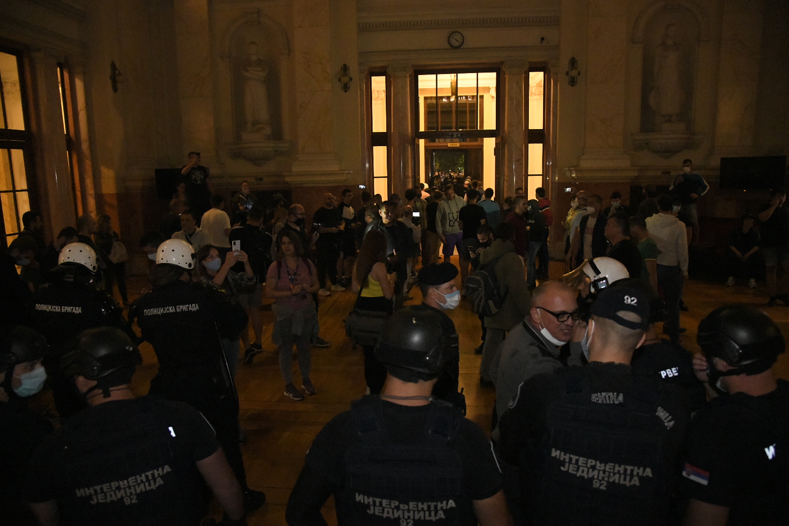 Beograd, 07.07.2020. Skupština, Spontani Protest protiv Vučića i policijskog časa Foto: Nemanja Jovanović/Nova.rs