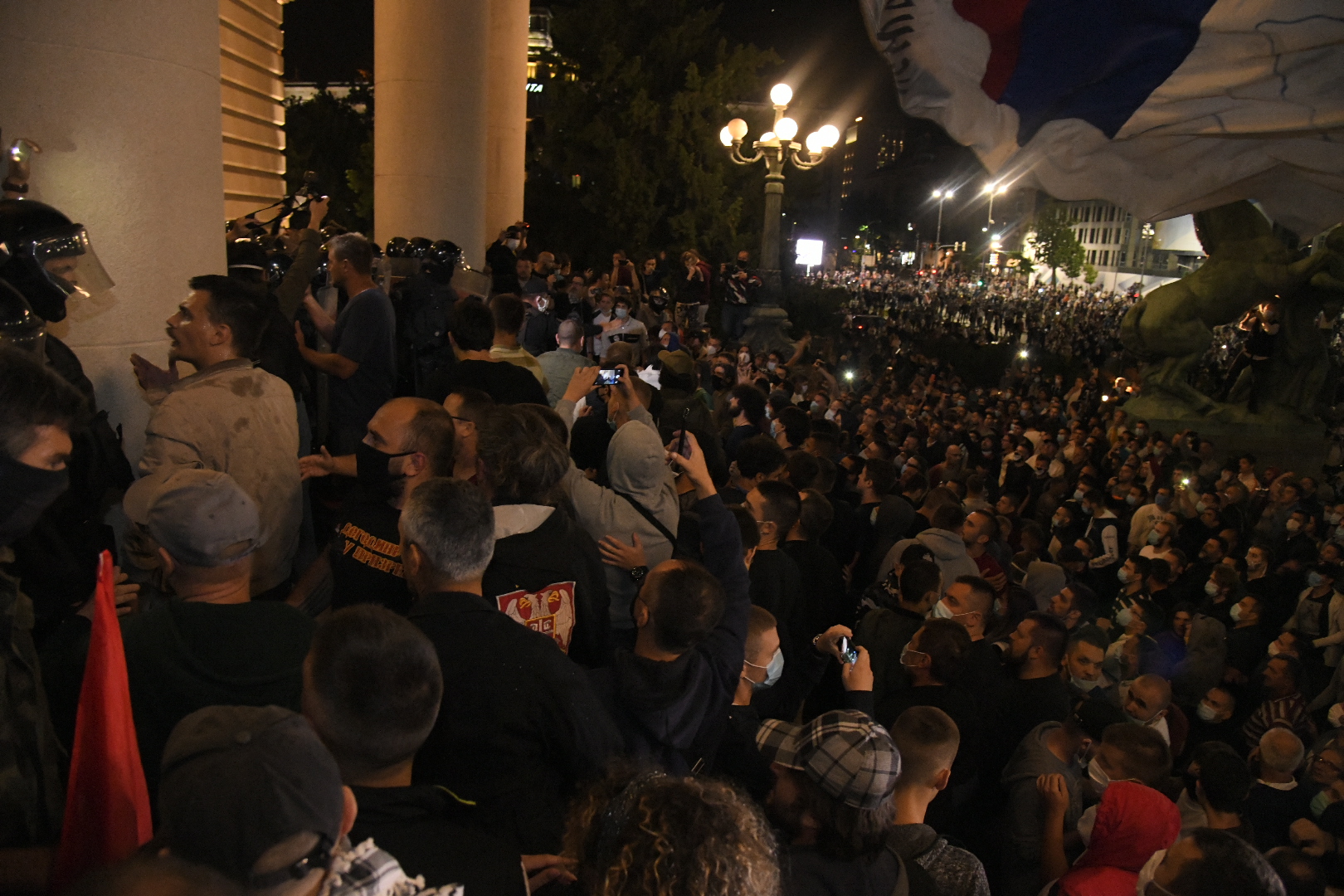 Beograd, 07.07.2020. Skupština, Spontani Protest protiv Vučića i policijskog časa Foto: Nemanja Jovanović/Nova.rs