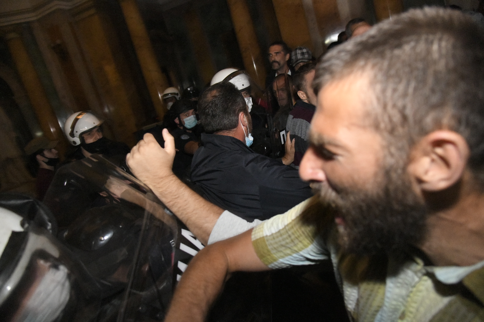 Beograd, 07.07.2020. Skupština, Spontani Protest protiv Vučića i policijskog časa Foto: Nemanja Jovanović/Nova.rs