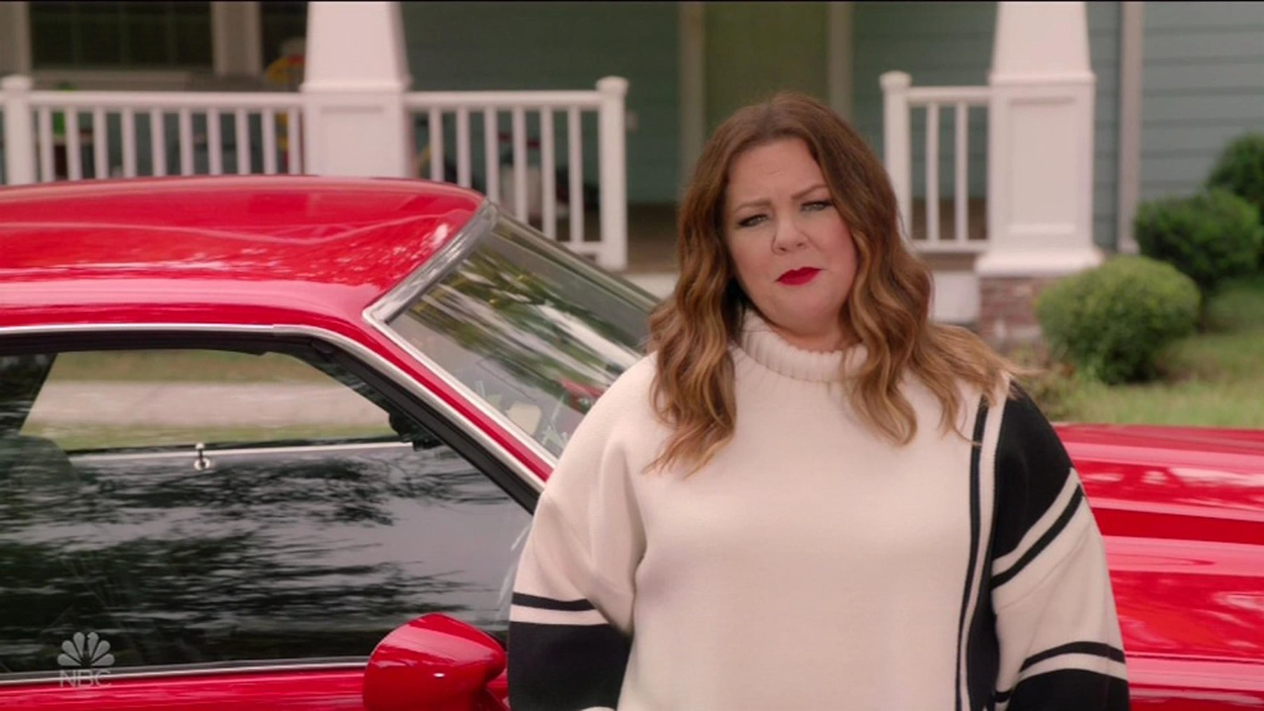 Taylor Swift and Melissa McCarthy help surprise a family with amazing gifts on Ellen's Greatest Night of Giveaways