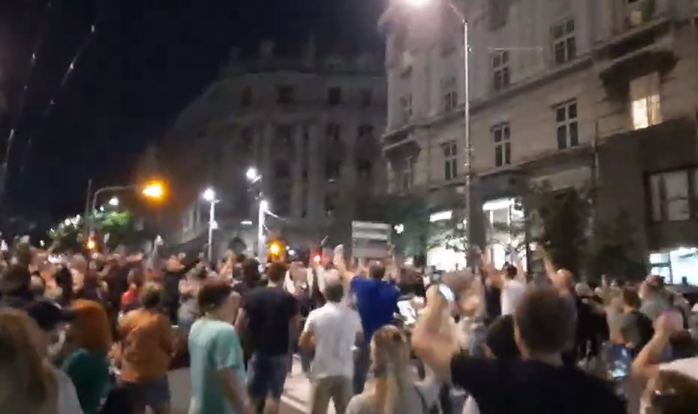 "Ko ne skače taj je Vučić"
