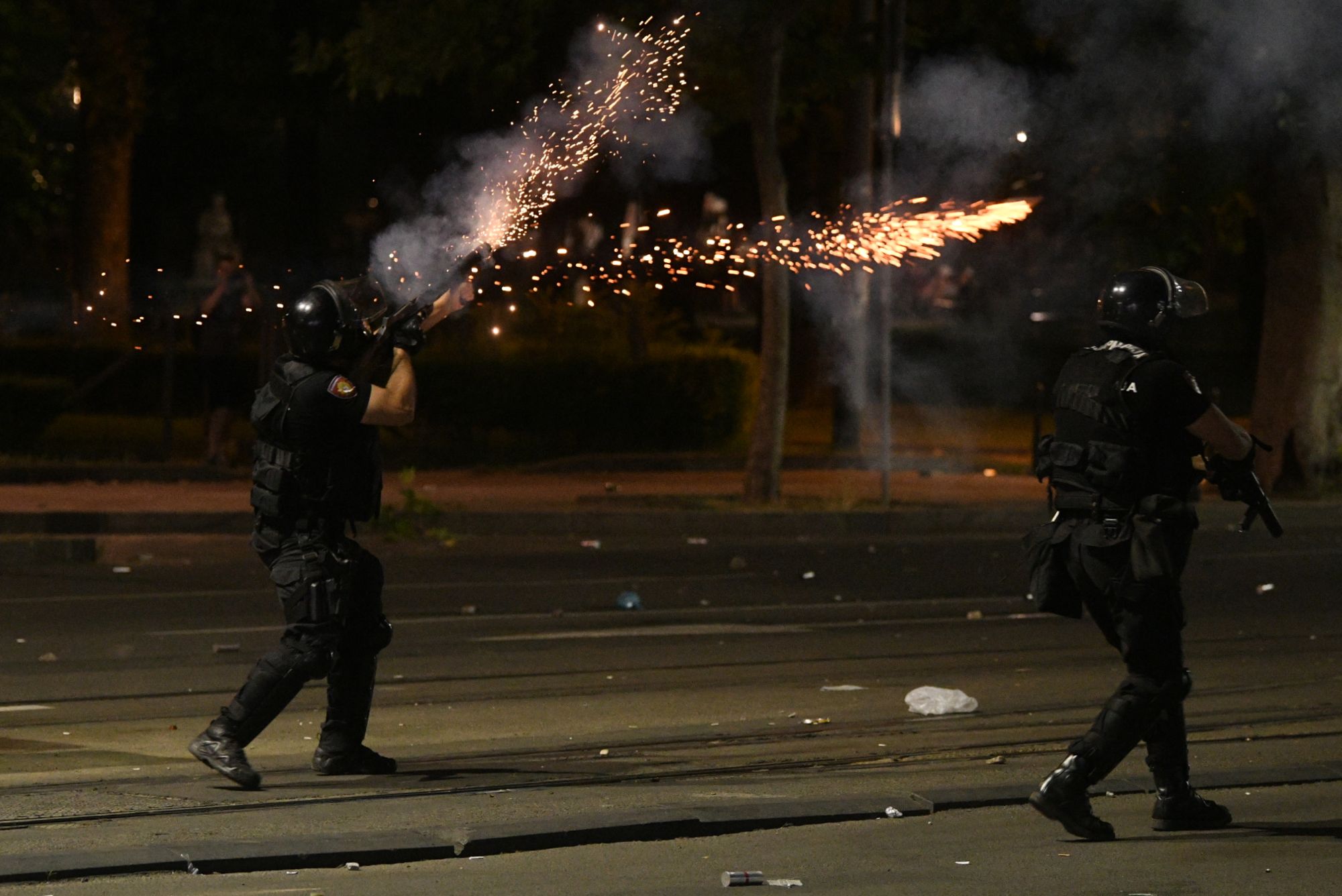novanova Beograd 08.07.2020. Protest, drugi dan demonstracija, haos, suzavac, paljenje, povređeni, policija Foto: Filip Krainčanić/Nova.rs