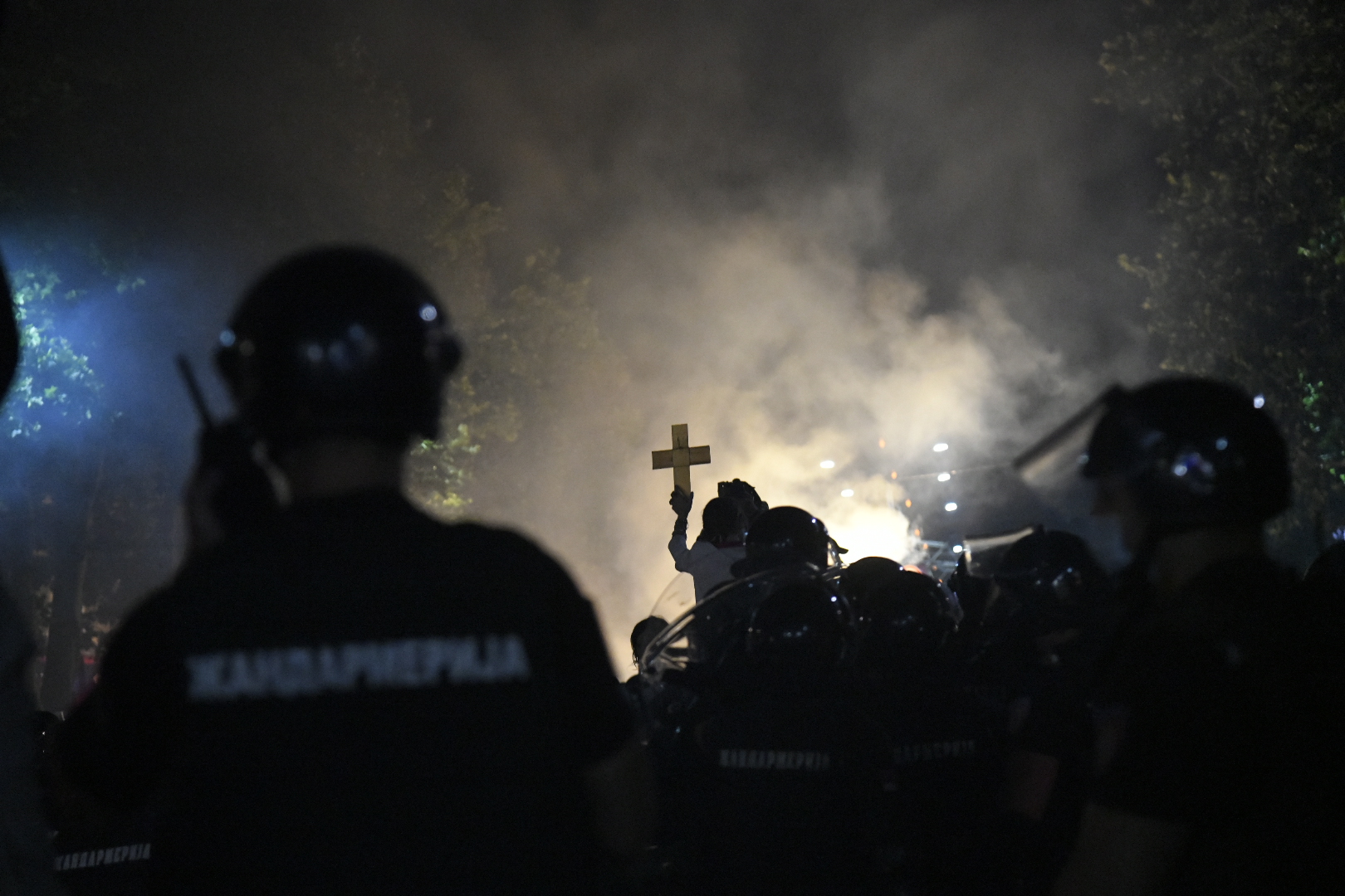 novanova Beograd 08.07.2020. Protest, drugi dan demonstracija, haos, suzavac, paljenje, povređeni, policija Foto: Nemanja Jovanović/Nova.rs