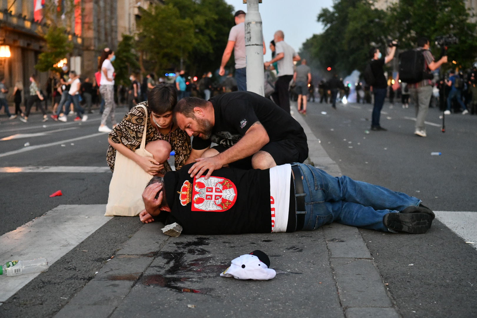 novanova Beograd 08.07.2020. Protest, drugi dan demonstracija, haos, suzavac, paljenje, povređeni, policija Foto: Vladislav Mitić/Nova.rs