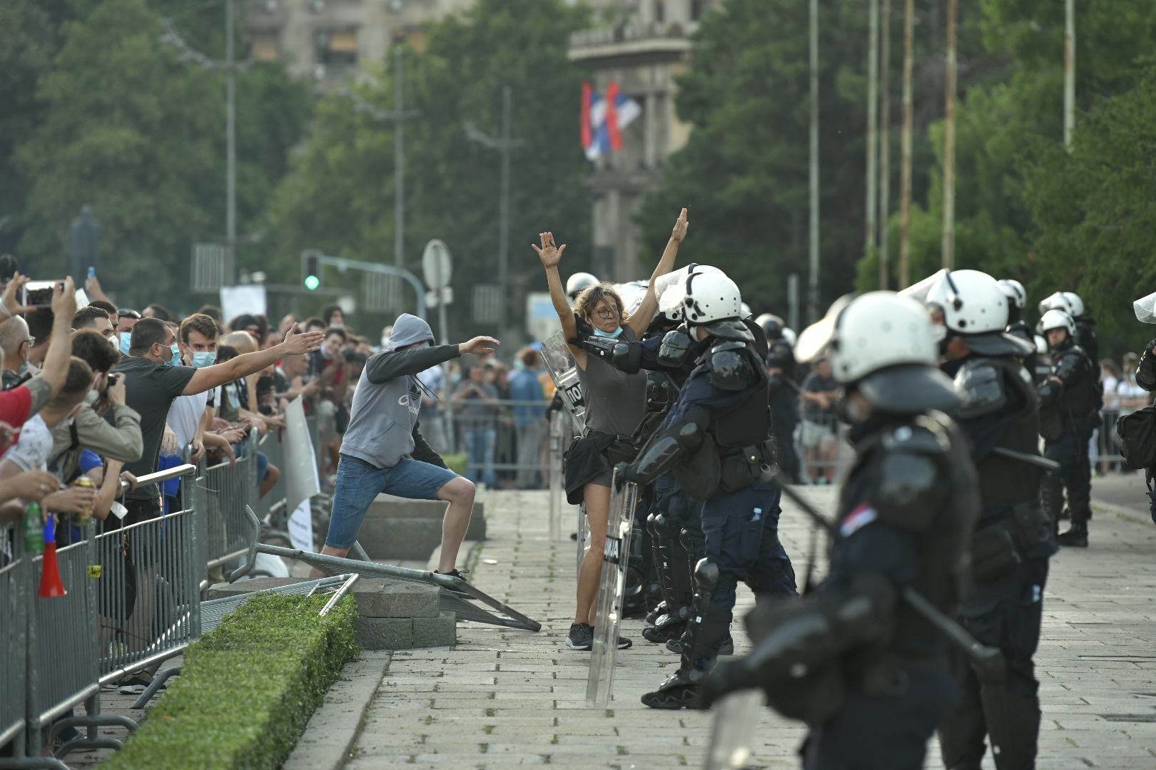 novanova Beograd 08.07.2020. Protest, Skupština, drugi dan demonstracija, suzavac, razbijanje, haos Foto: Zoran Lončarević/Nova.rs