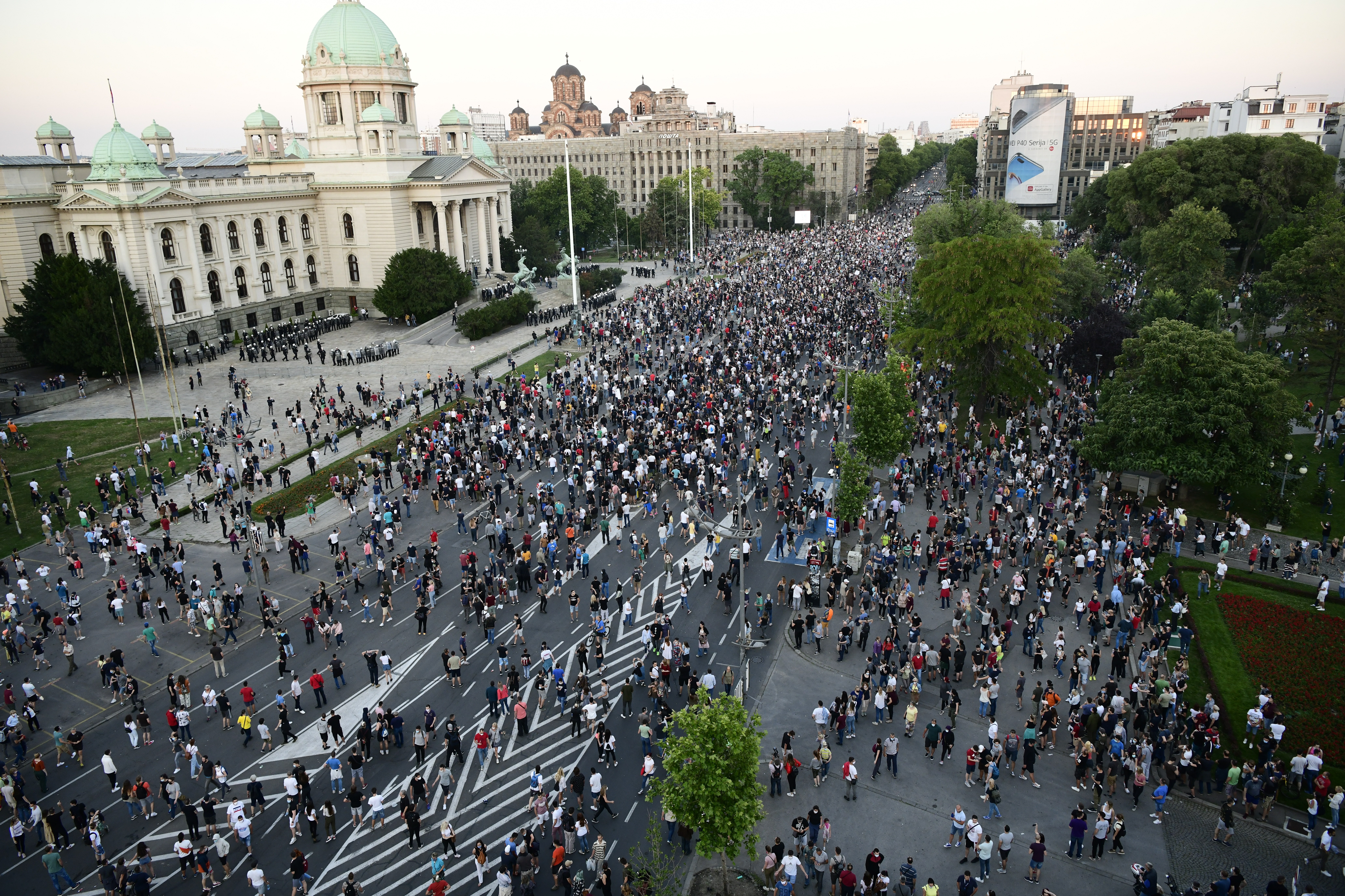 Beograd 08.07.2020. Protest, drugi dan demonstracija, haos, suzavac, paljenje, povređeni, policija Foto: Goran Srdanov/Nova.rs