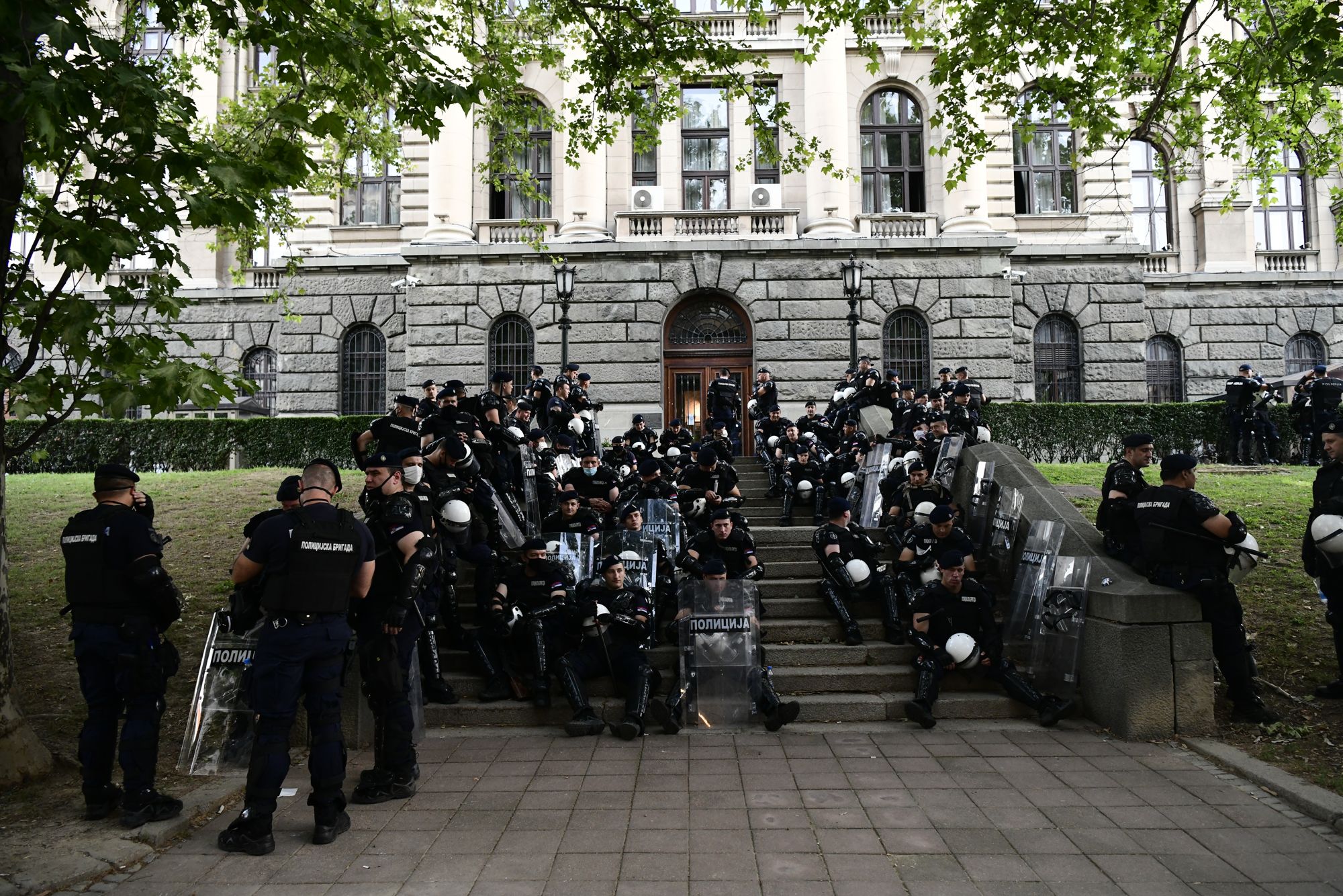 Beograd 09.07.2020. Policija. Protest, treći dan, demonstracije, Skupština Srbije, sedenje, mirni protest, ne nasedaj, sedi Foto: Goran Srdanov/Nova.rs
