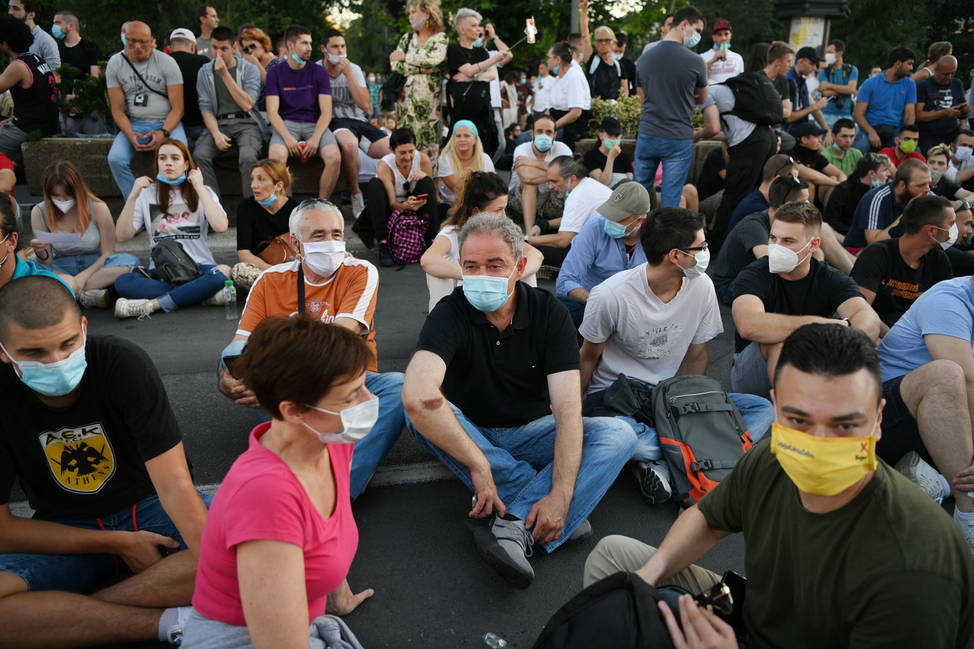 Beograd 09.07.2020. Zoran Lutovac. Protest, treći dan, demonstracije, Skupština Srbije, sedenje, mirni protest, ne nasedaj, sedi Foto: Filip Krainčanić/Nova.rs