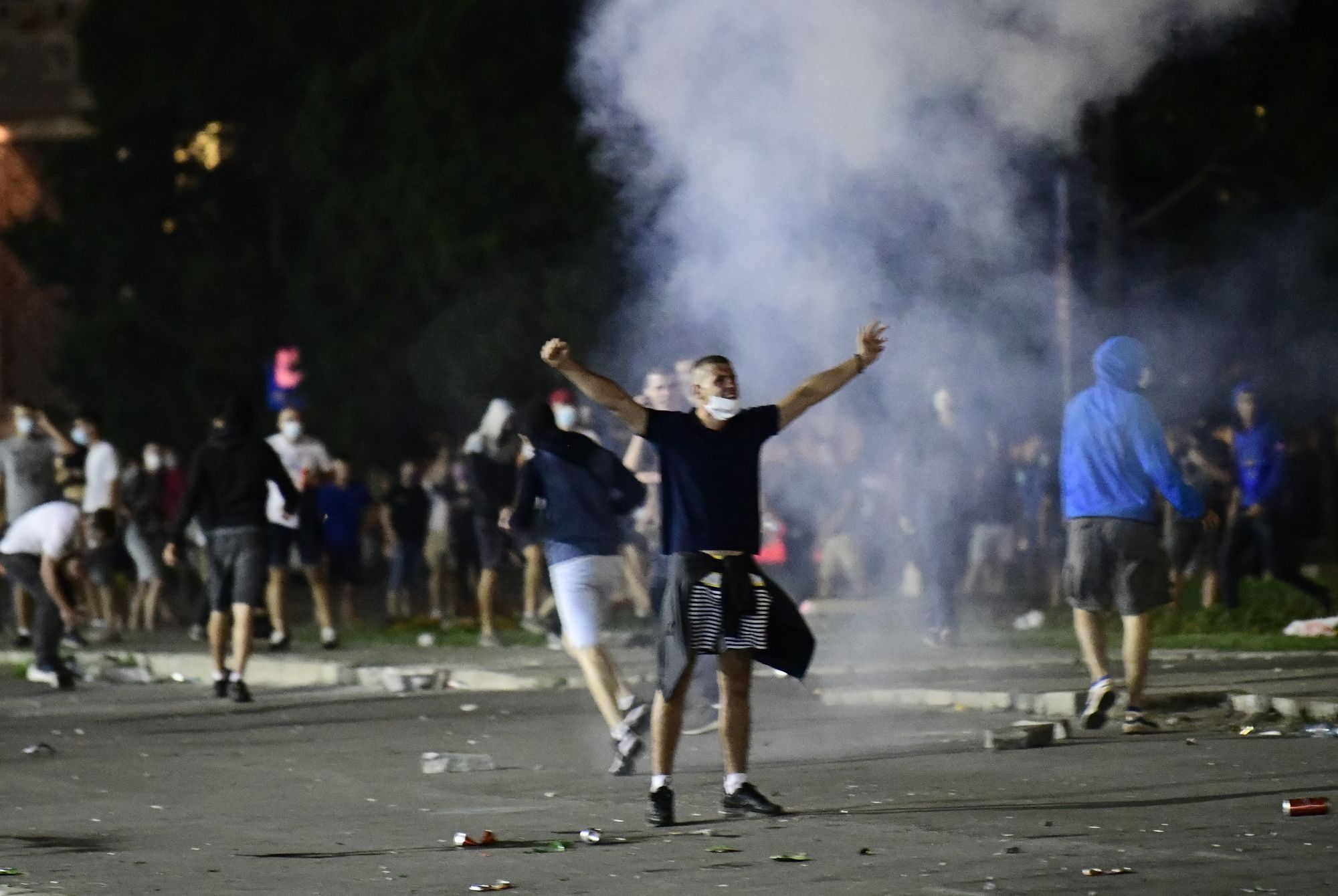 Beograd 10.07.2020. Huligani, huligan, provokator. Policija, incident, huligani, huligan, provokator, Skupština Srbije, protest, četvrti dan, 4 dan Foto: Goran Srdanov/Nova.rs