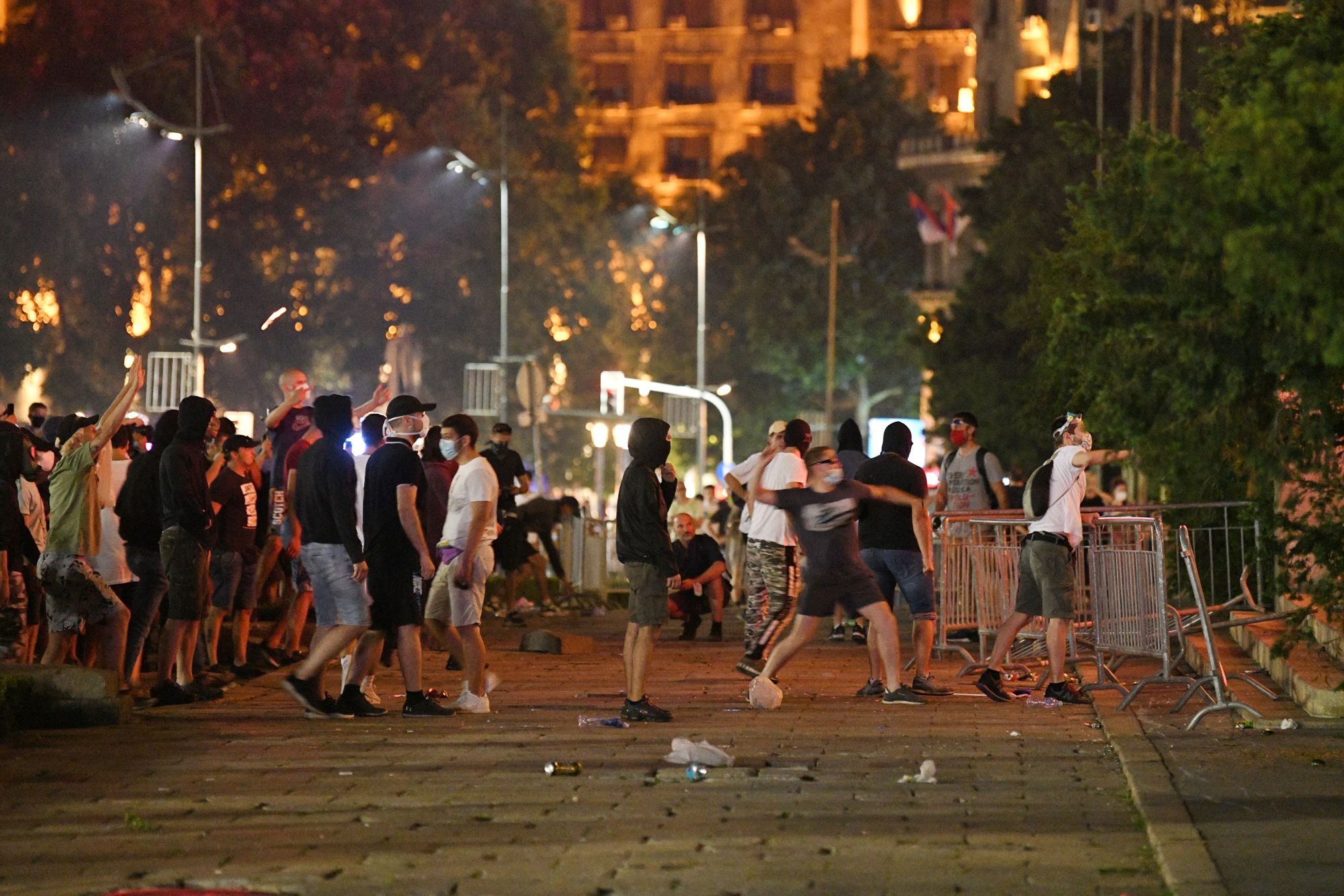 Beograd 10.07.2020. Provokator, napadač. Skupština Srbije, protest, četvrti dan, 4 dan Foto: Filip Krainčanić/Nova.rs