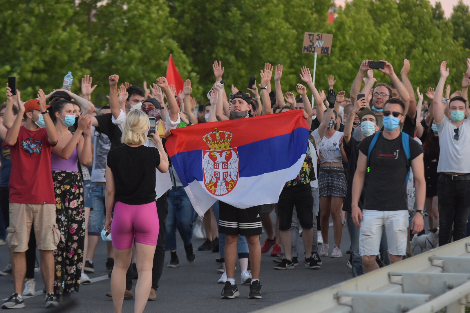 Novi Sad 10.07.2020. Auto-put, autoput, auto put, ljudi, protest, četvrti dan, 4 dan Foto: Nenad Mihajlović