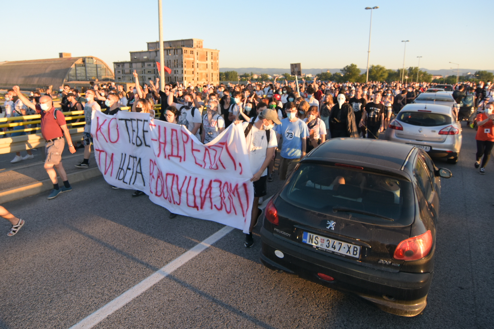 Novi Sad 10.07.2020. Auto-put, autoput, auto put, ljudi, protest, četvrti dan, 4 dan Foto: Nenad Mihajlović
