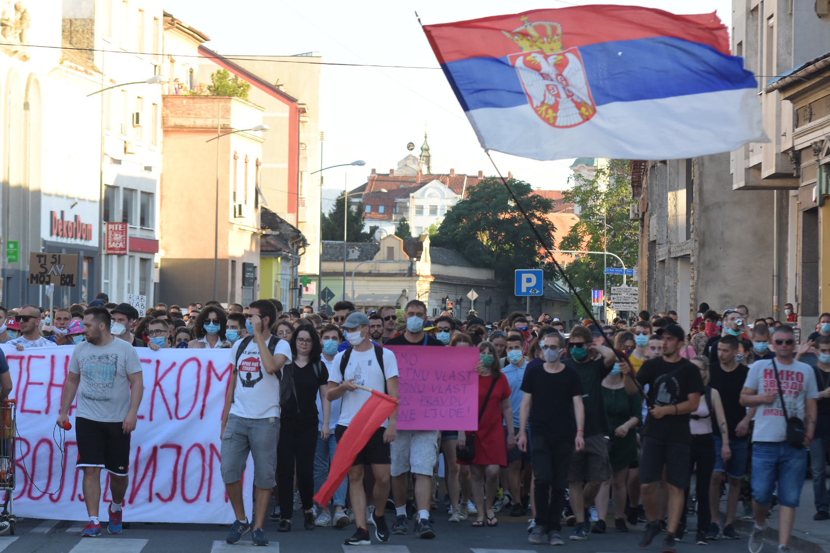 Novi Sad 10.07.2020. Početak, skupljanje, ljudi, protest, četvrti dan, 4 dan Foto: Nenad Mihajlović