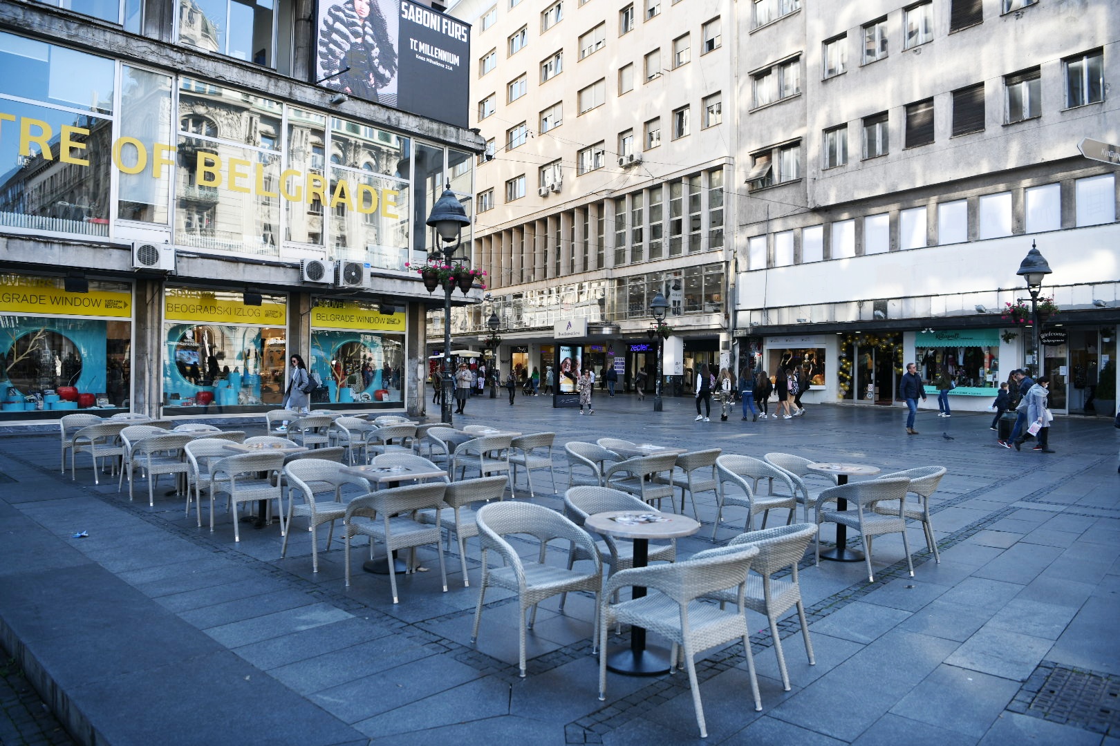 Beograd 29.10.2020. Knez Mihailova ulica, Kulturni centar Beograda, KCB, kafić, bašta, prazna bašta kafića, jesen, koronavirus, kovid Foto: Vesna Lalić/Nova.rs