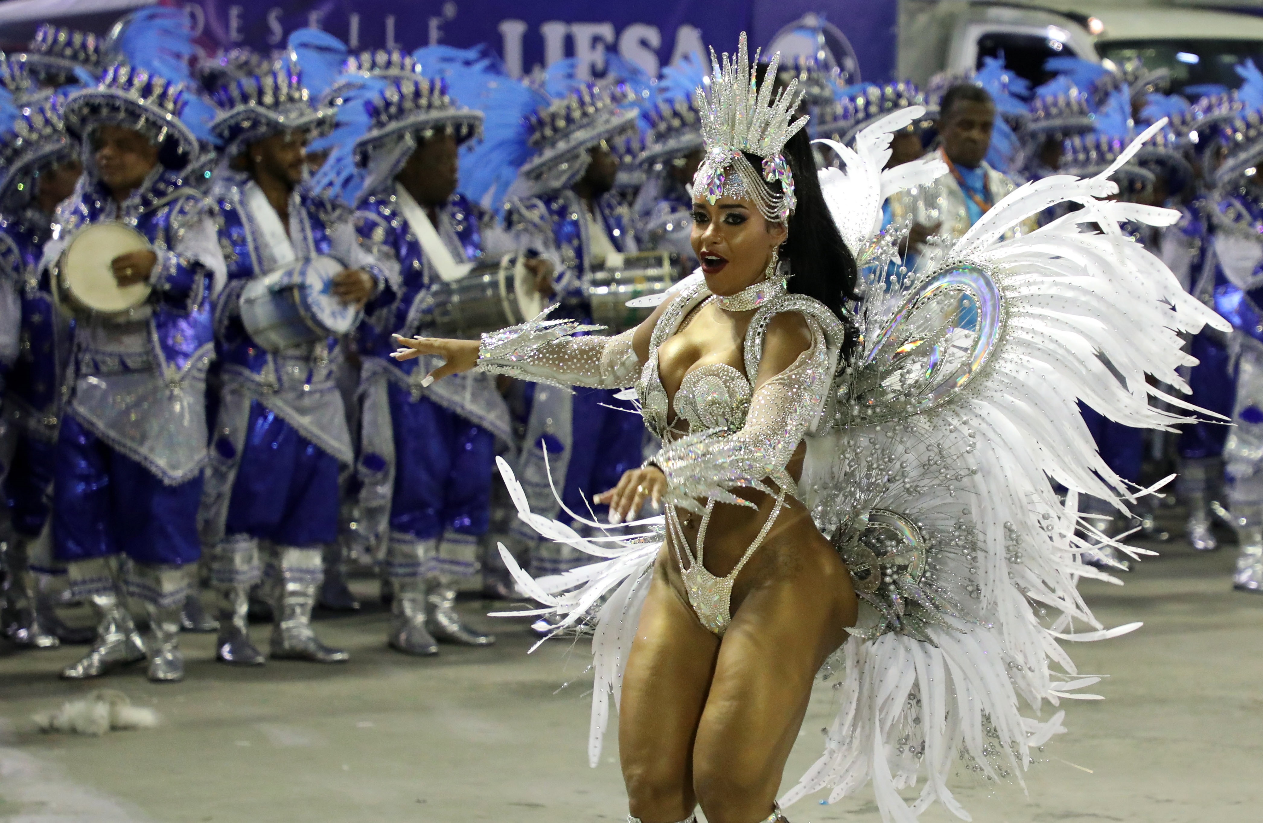 epa08245823 Members of Beija Flor samba school take part in a parade during the 2020 Carnival at the Sambadrome Marques de Sapucai in Rio de Janeiro, Brazil, 25 February 2020.  EPA-EFE/FABIO MOTTA