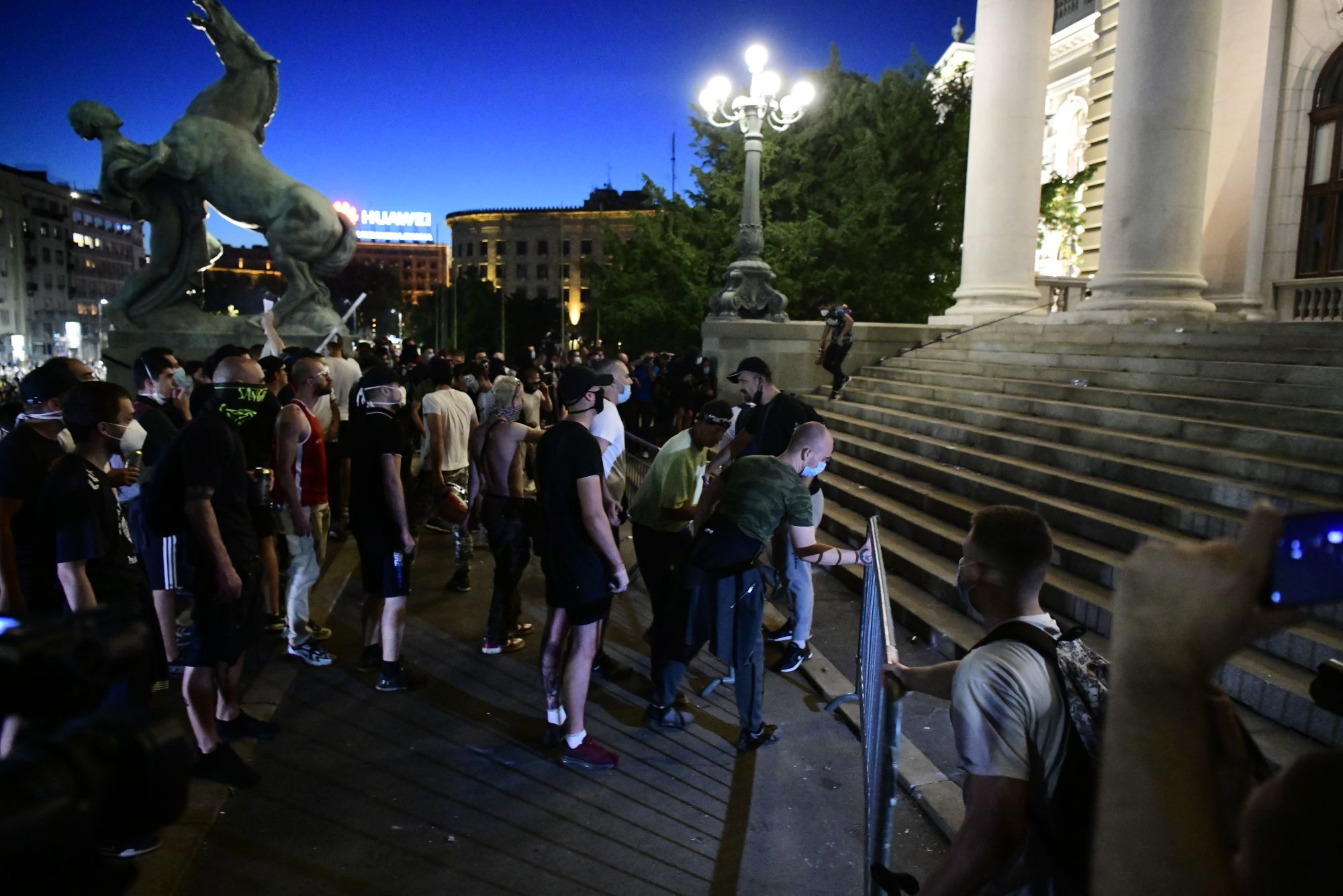 Beograd 10.07.2020. Incident. Skupština Srbije, protest, četvrti dan, 4 dan Foto: Goran Srdanov/Nova.rs