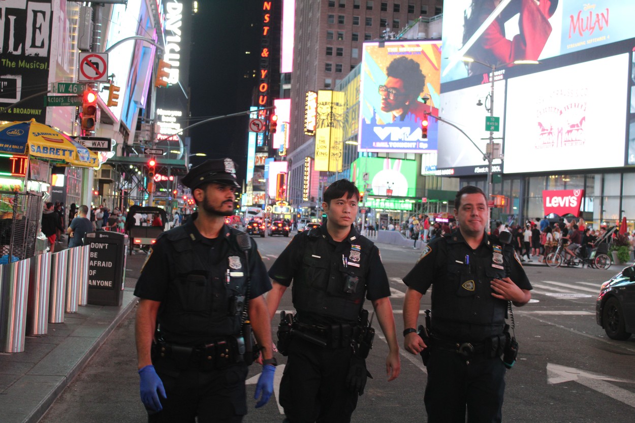 New Yorkers urged to stay home because of violence.