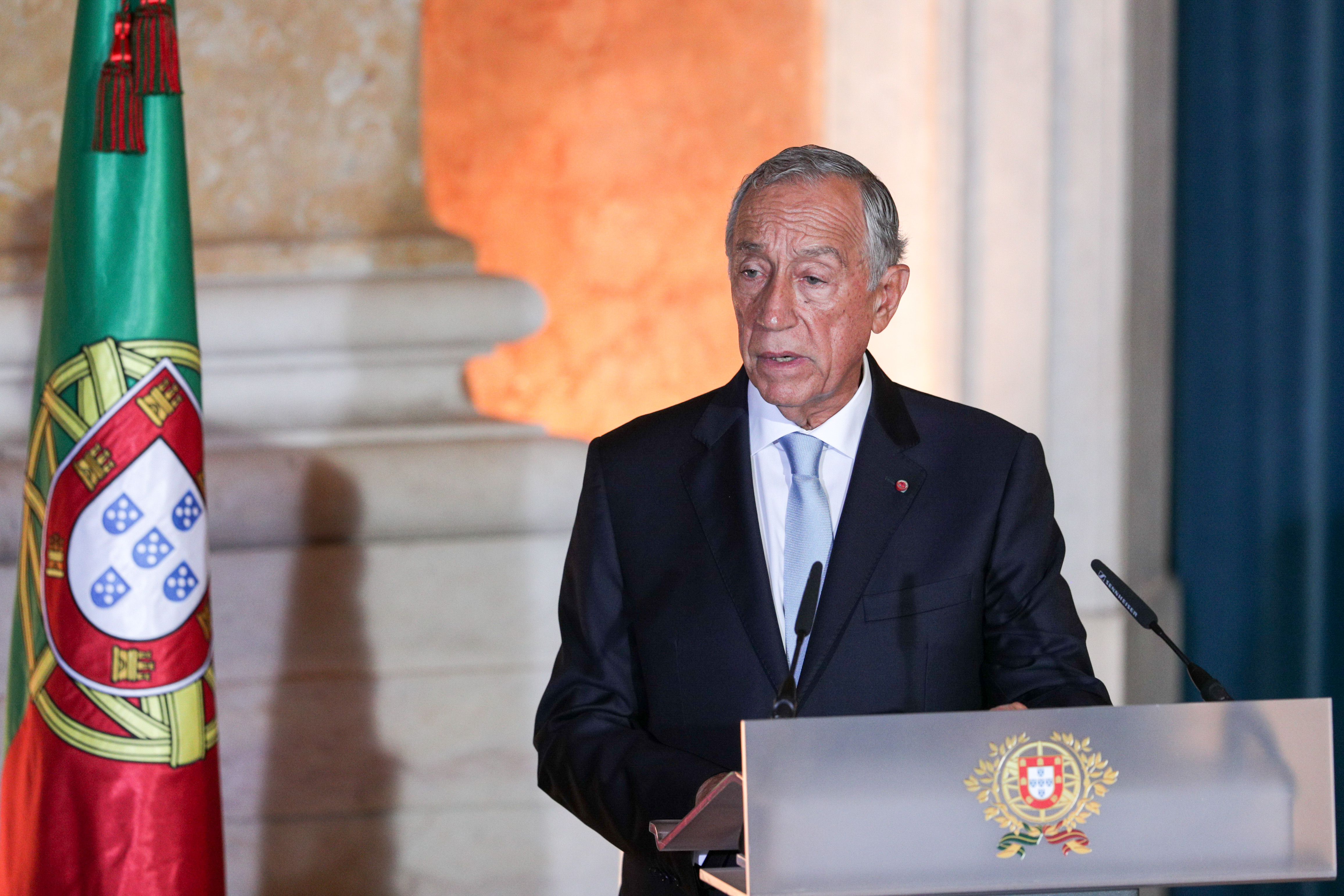 epa07950611 Portuguese President Marcelo Rebelo de Sousa speaks during the Swearing in ceremony of the XXII Constitutional Government held at Ajuda Palace, Lisbon, Portugal, 26 October 2019.  EPA-EFE/TIAGO PETINGA