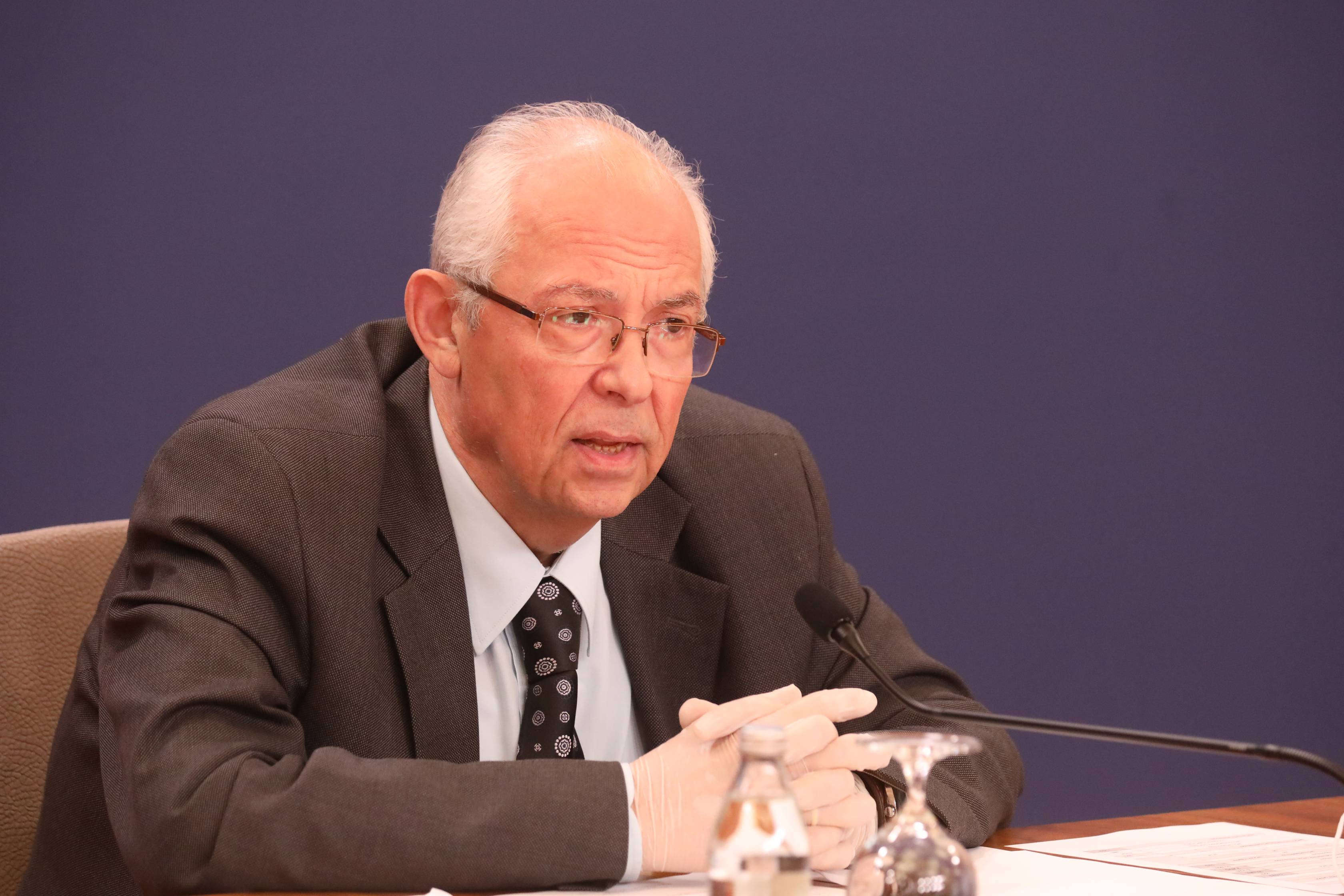 Beograd, 29.04.2020. - Epidemiolog Predrag Kon govori na konferenciji za novinare o situaciji u vezi sa korona virusom, danas u Palati Srbija u Beogradu. (BETAPHOTO/VLADA SRBIJE/SLOBODAN MILJEVIC/DS)