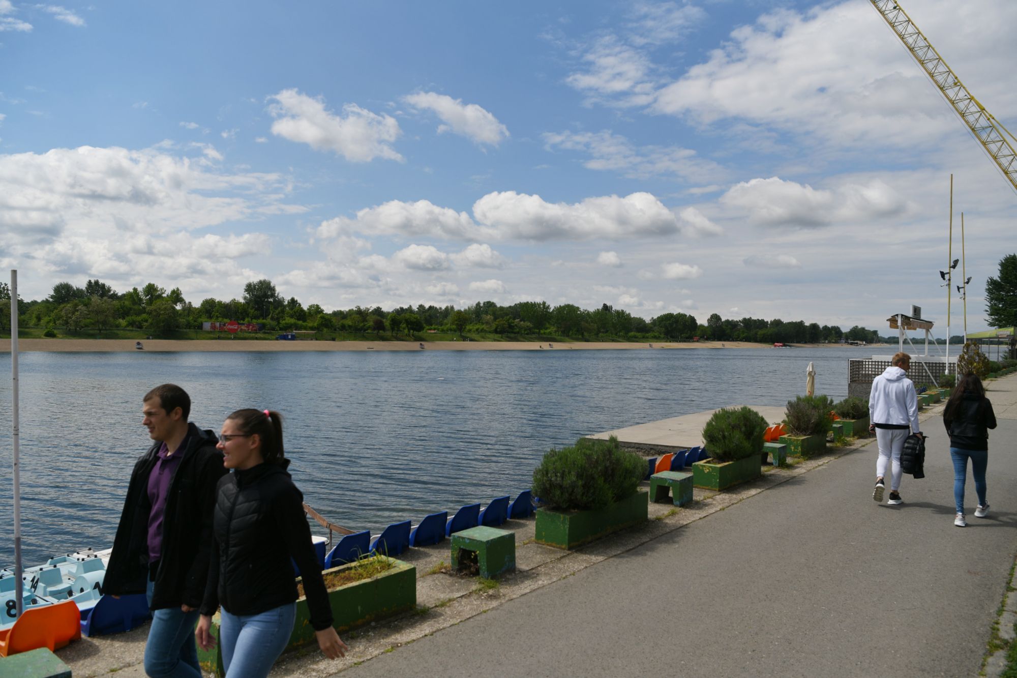 Beograd, 3.5.2020. Ada Ciganlija, nedelja, koronavirus, prvomajski praznici, šetnja, pusto, prazno Foto: Filip Krainčanić/Nova.rs