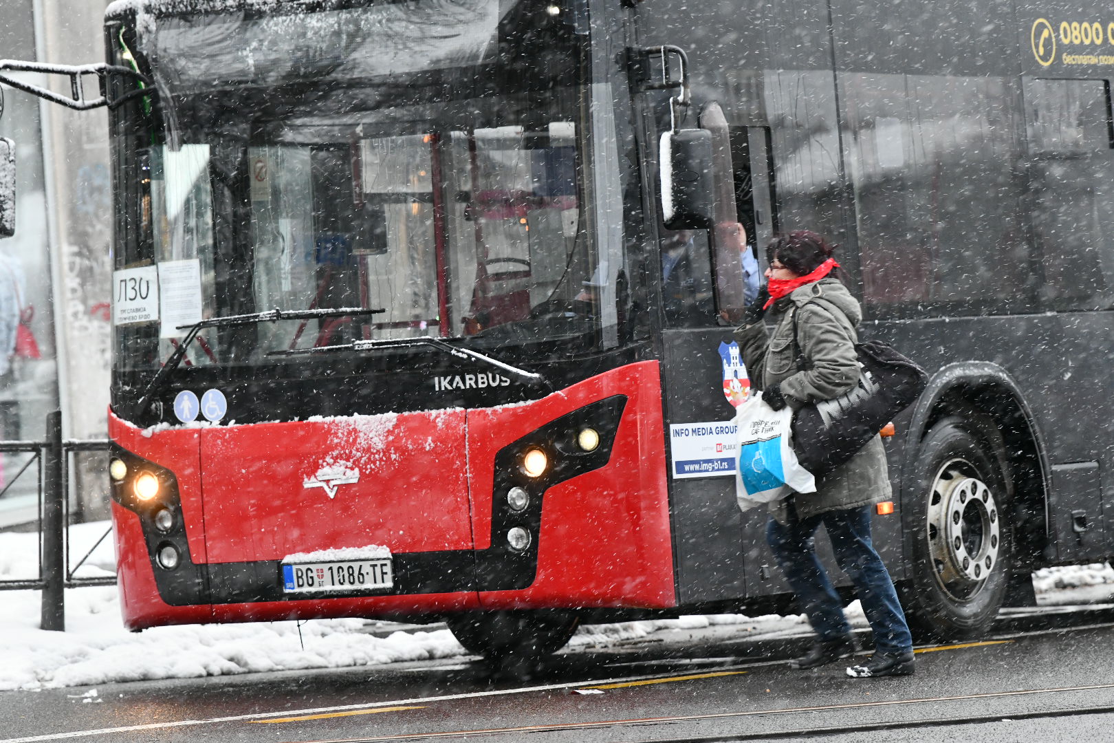 Beograd 24.03.2020. Beogradske ulice, vanredno stanje, koronavirus, prazne ulice, prazan grad, sneg, autobus Foto: Vladislav Mitić/Nova.rs
