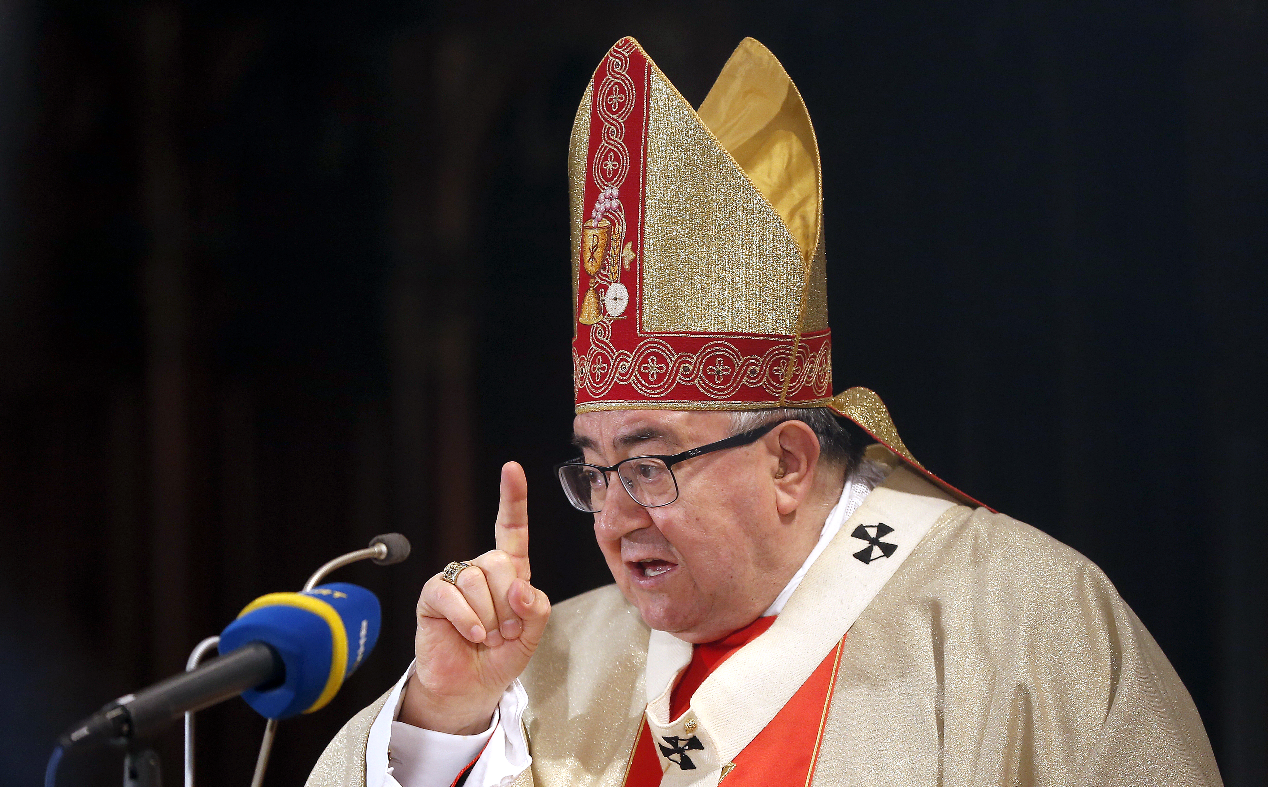 epa07519356 Bosnian Cardinal Vinko Puljic, Archbishop of Vrhbosna leads a mass during the Catholic Easter Ceremony in Cathedral of the Heart of Jesus, in Sarajevo, Bosnia and Herzegovina, 21 March 2019.  EPA-EFE/FEHIM DEMIR