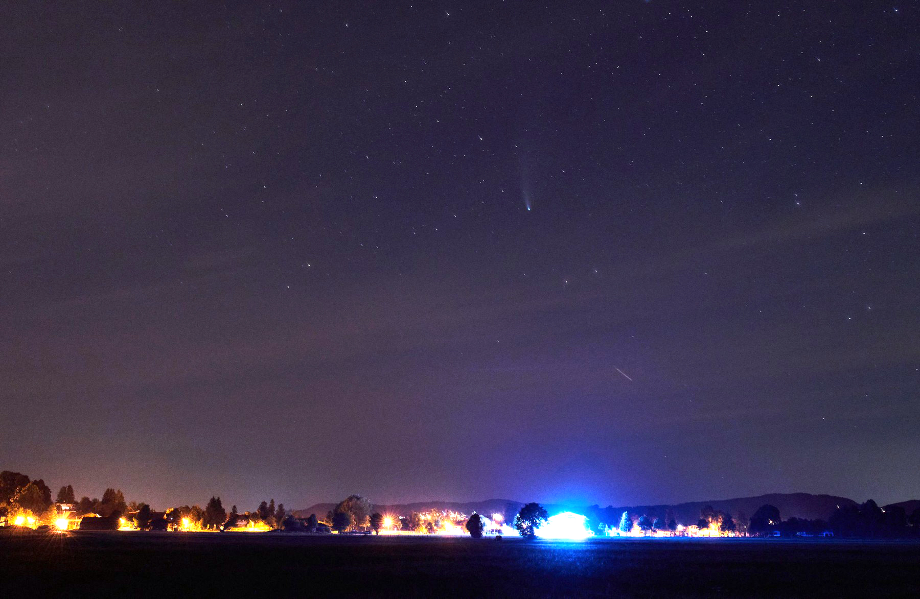 Asteroid, Fuessen, Germany, 24 th July, 2020. Comet C/2020 F3, NEOWISE seen from Schwangau© Peter Schatz / Alamy Live News