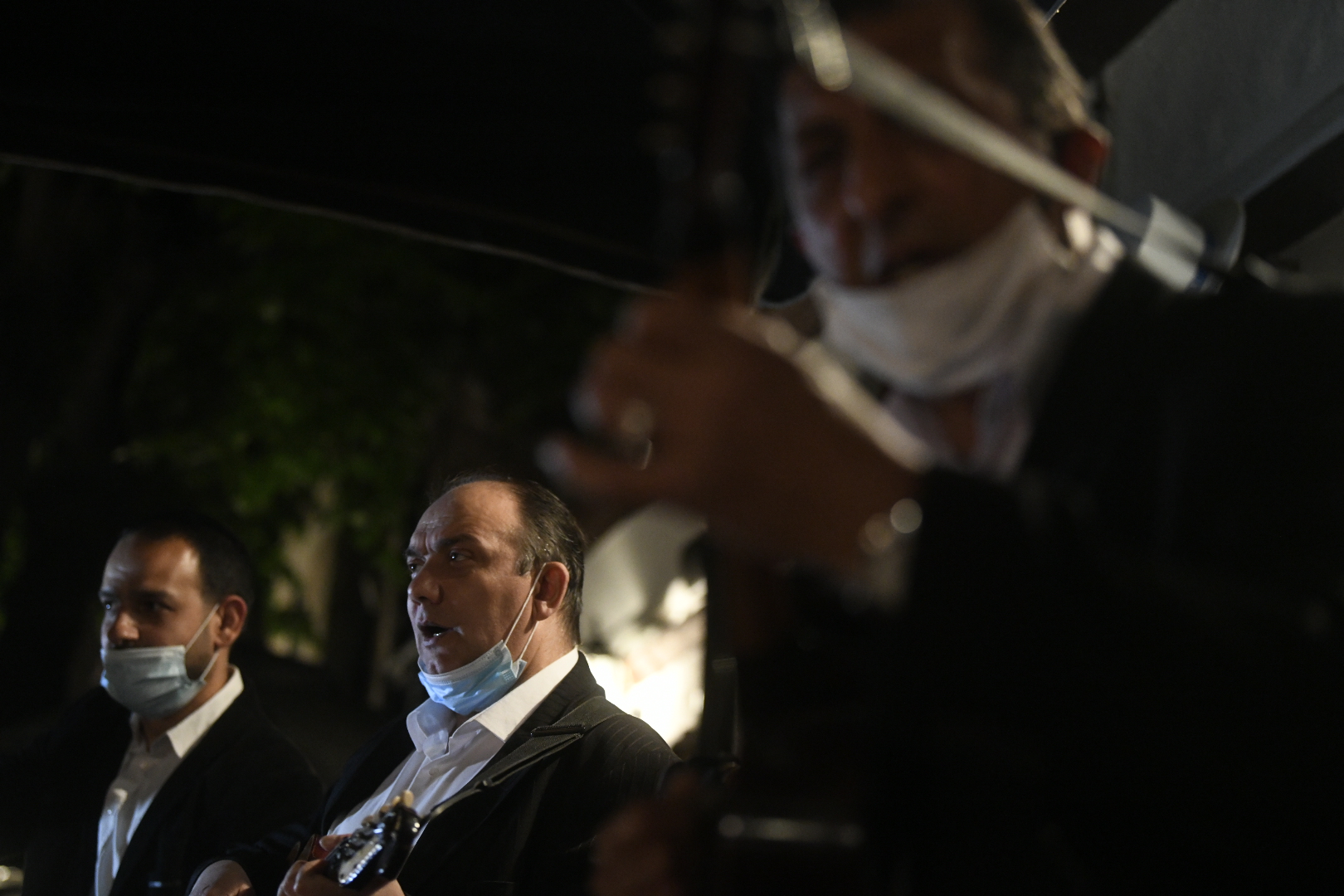 Beograd, 7.5.2020. Skadarlija, Tri šešira restoran, muzika, maska, muzikanti, kraj vanrednog stanja Foto: Nemanja Jovanović/Nova.rs