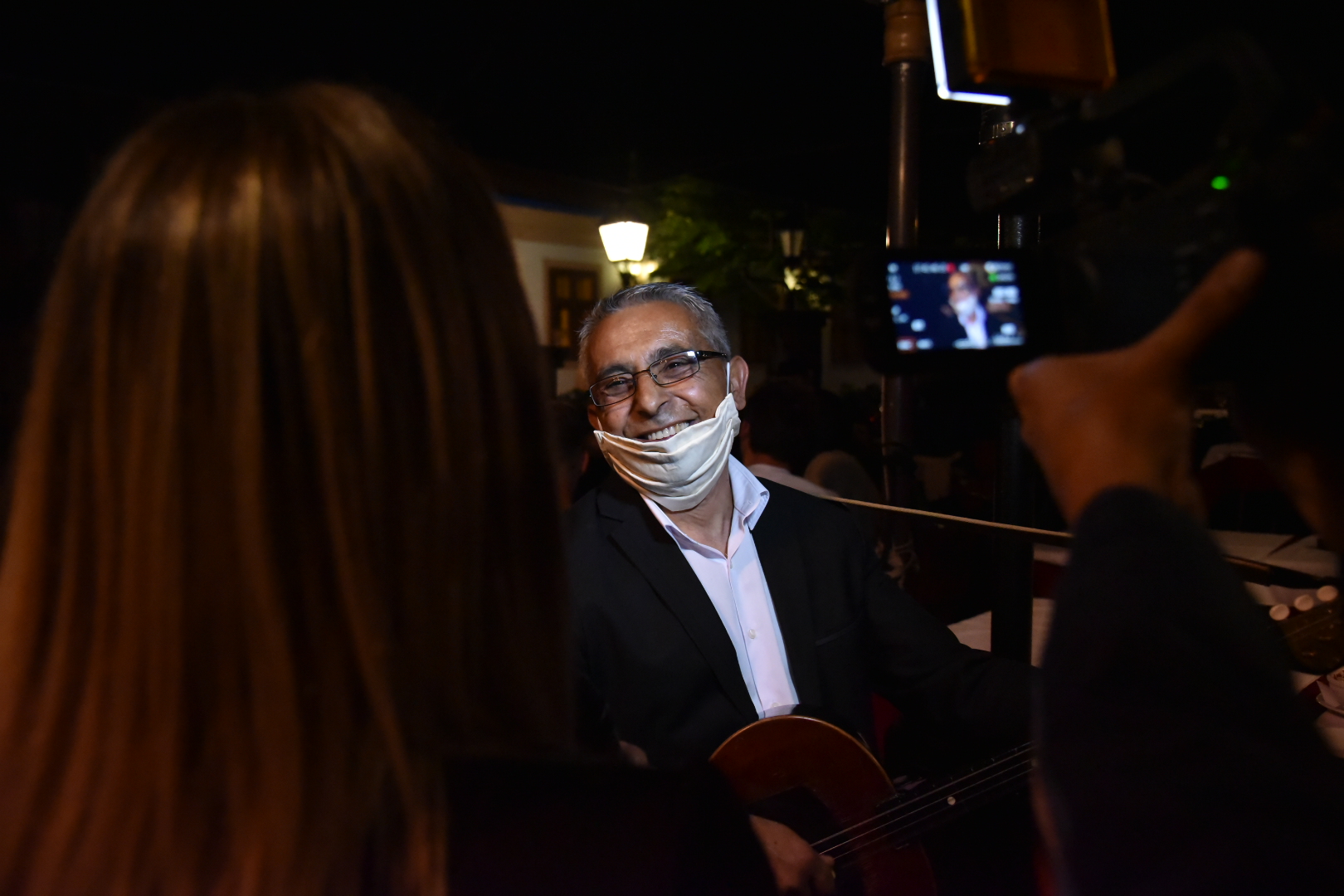 Beograd, 7.5.2020. Skadarlija, Tri šešira restoran, muzika, maska, muzikanti, kraj vanrednog stanja Foto: Nemanja Jovanović/Nova.rs