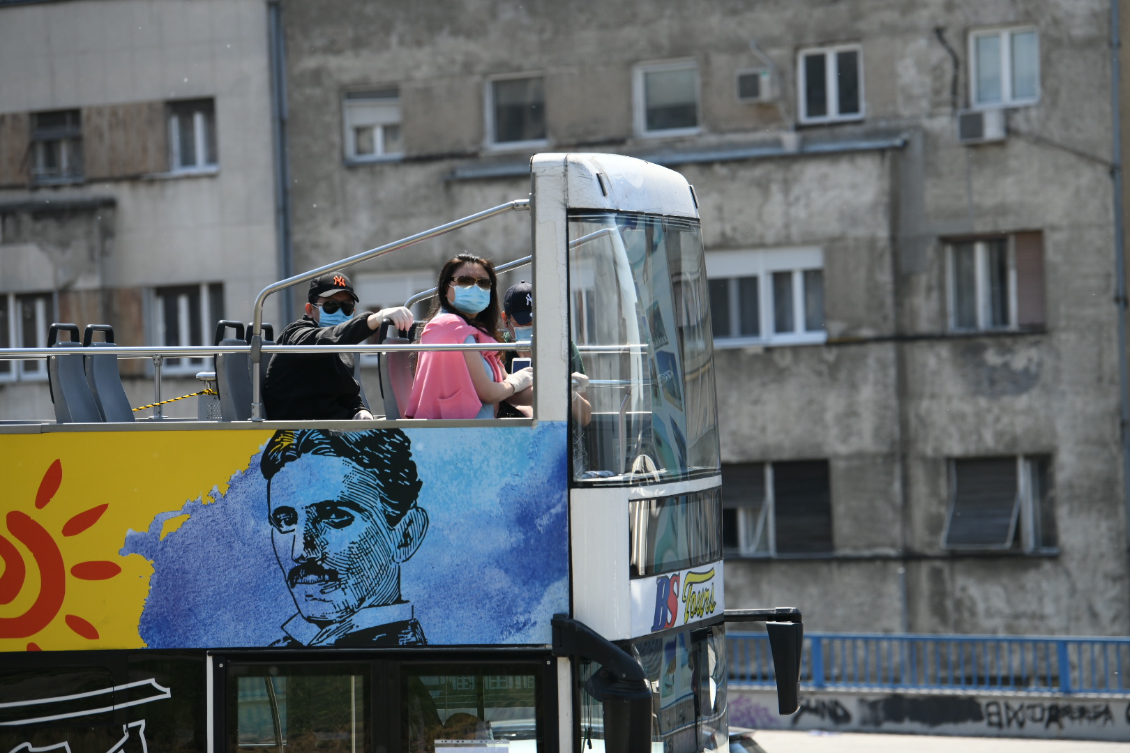 Turisti, turisticki autobus, Beograd, maske, korona, koronavirus