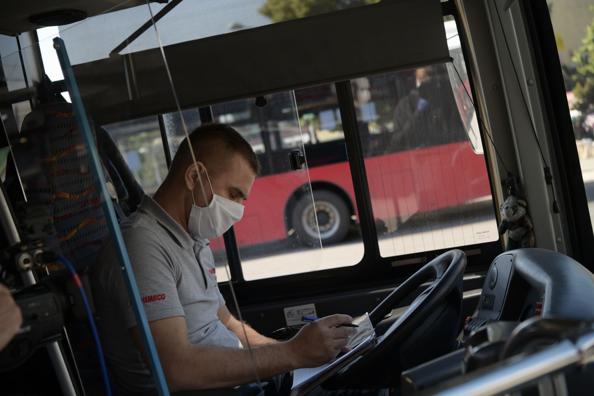 Beograd 08.05.2020. Gradski prevoz ponovi radi nakon ukidanja vanrednog stanja, GSP, GSB, gradski autobus, putnici, mere zaštite Foto:Goran Srdanov/Nova.rs