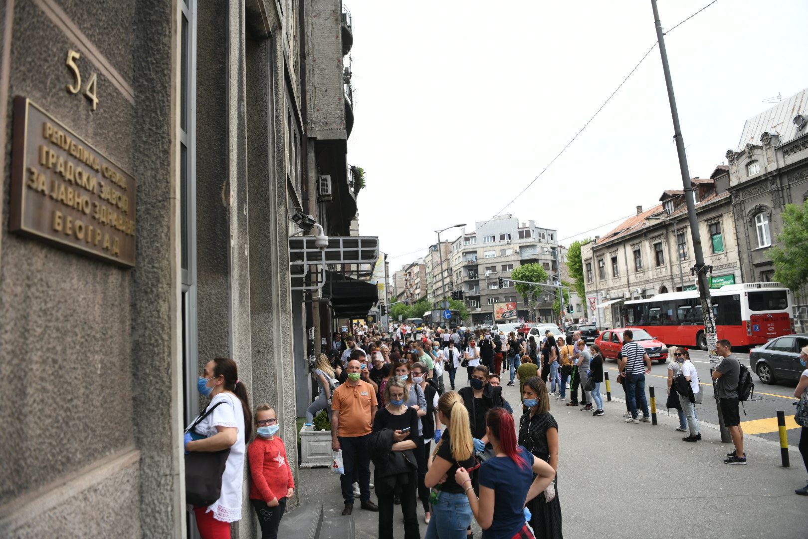 Beograd, 11.05.2020. Gradski zavod za javno zdravlje, redovi, gužva Foto: Vesna Lalić/Nova.rs