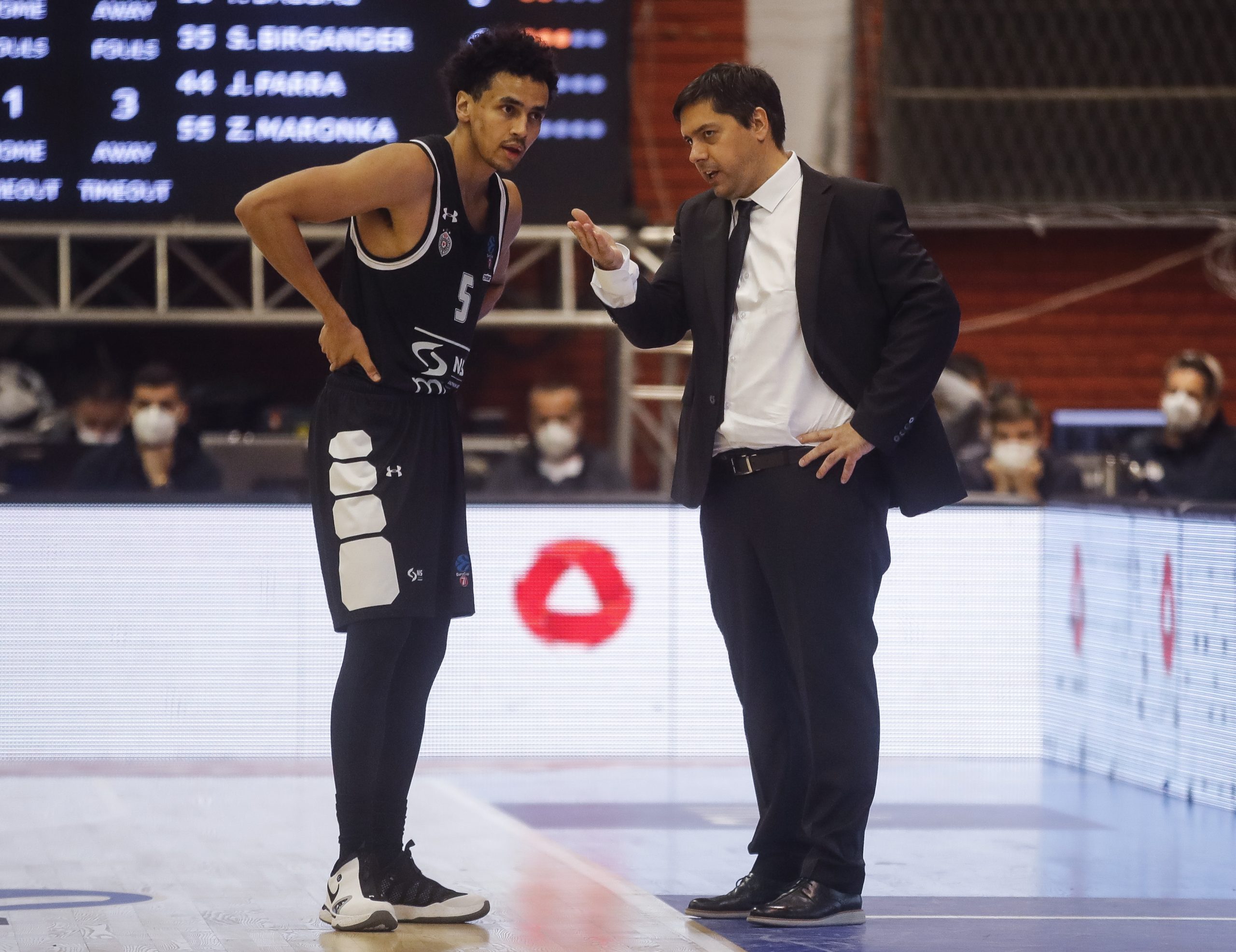 Kosarka EuroCup  season 2020/2021
Partizan v Juventut Huventud
Marcus Paige (L) and Head coach Saso Filipovski (R)
Beograd, 19.11.2020.
foto: Miroslav Todorovic/Starsportphoto ©