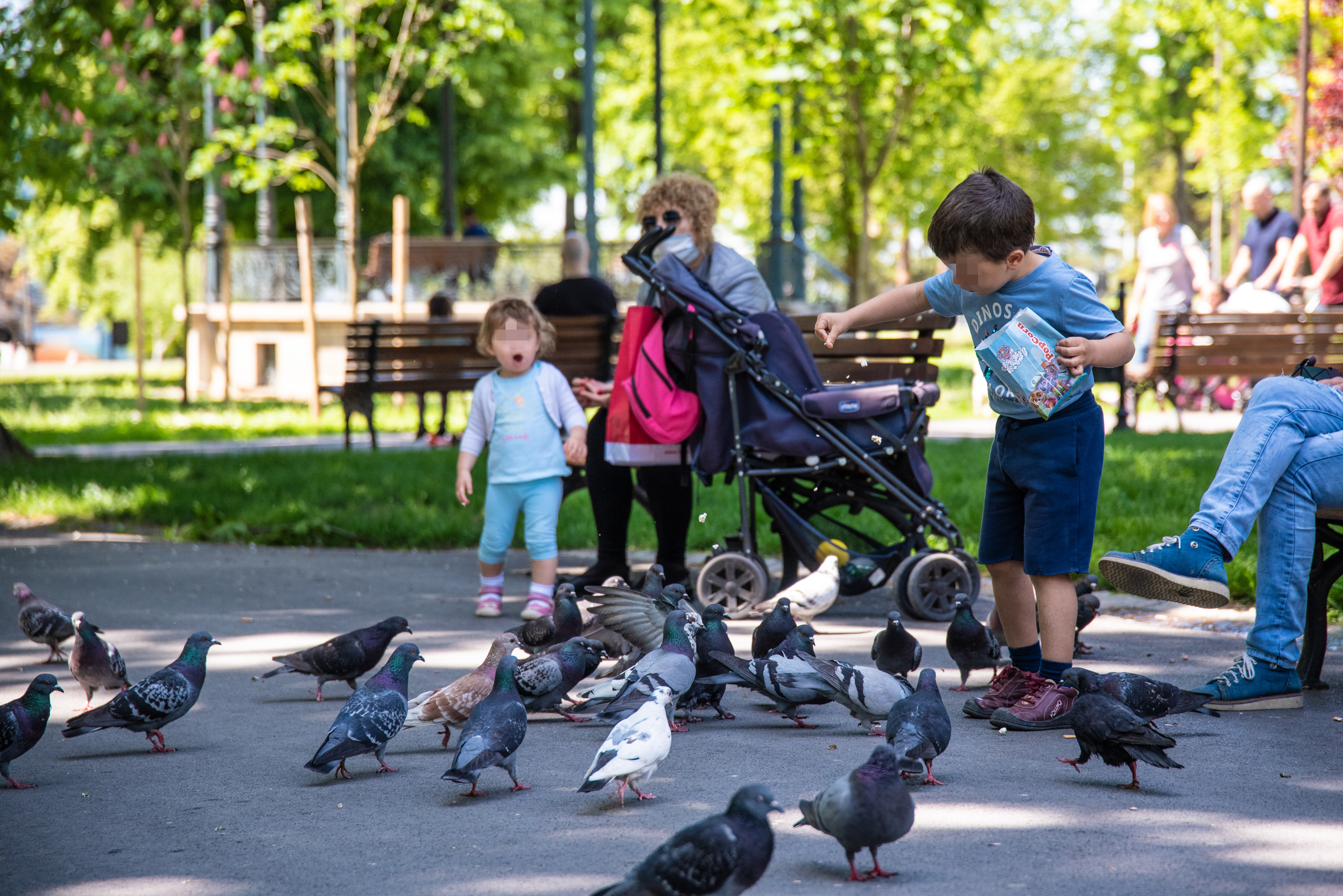 Beograd 09.05.2020. Prvi vikend posle ukidanja vanrednog stanja, lepo vreme, šetnja  Foto:Dragan Mujan/Nova.rs