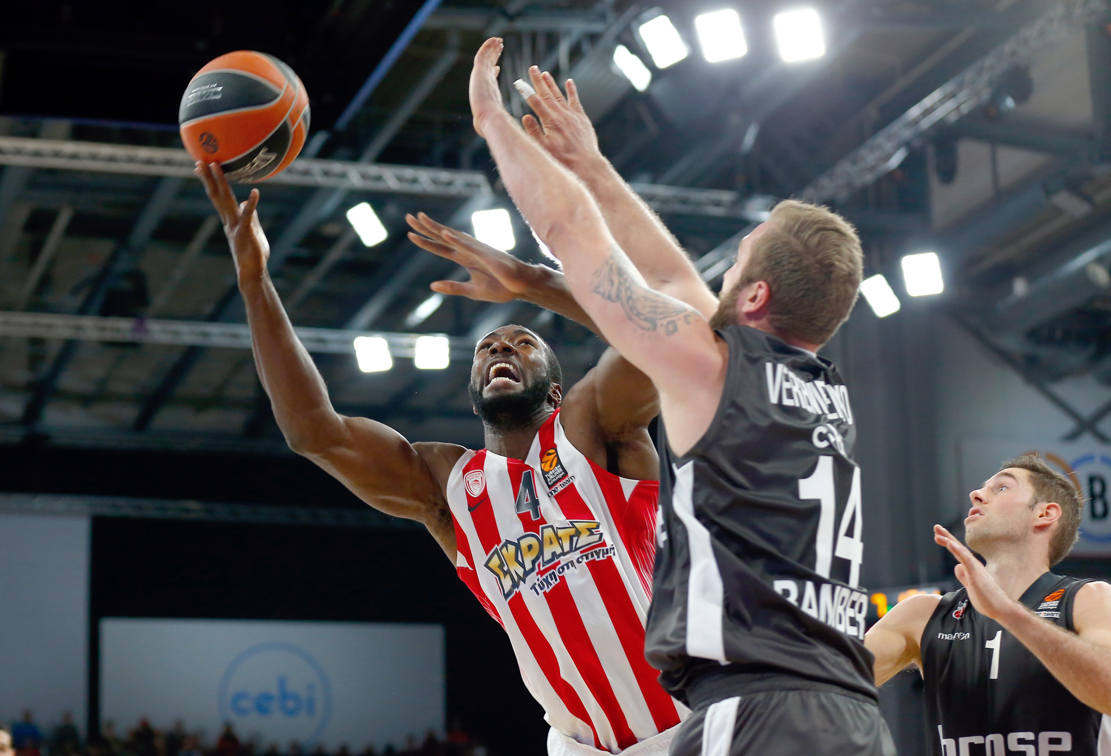 Patrik Jang u periodu dok je nosio dres Olimpijakosa