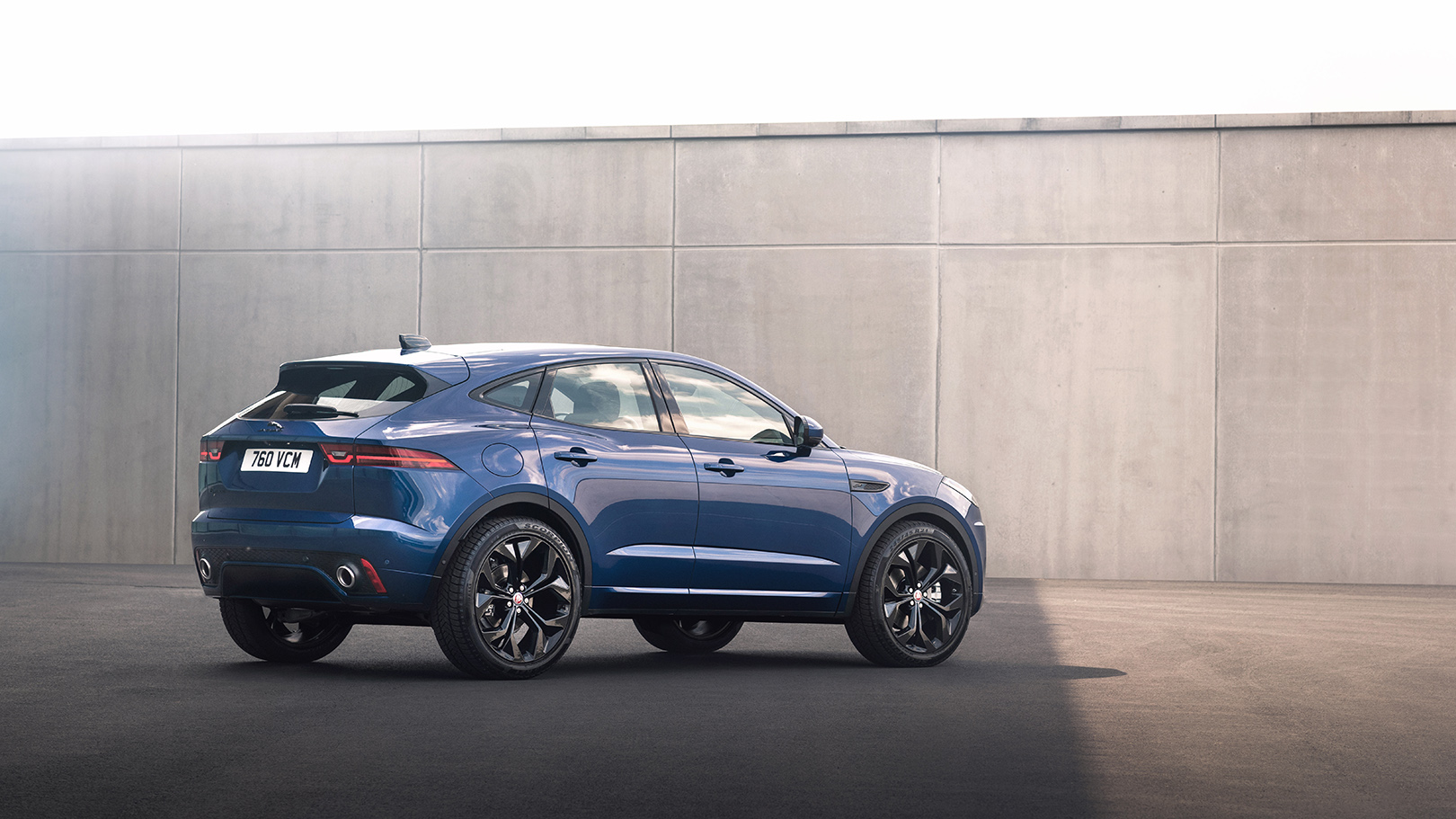 Jag_E-PACE_21MY_Exterior_281020_005.jpg