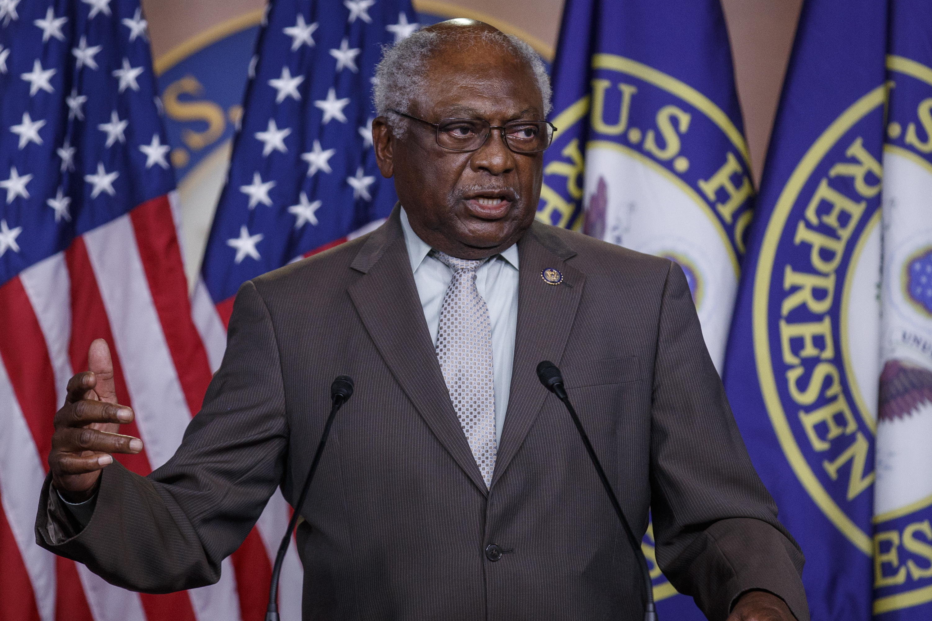 House Majority Leader Steny Hoyer introduces legislation to replace the bust of Chief Justice Roger B.