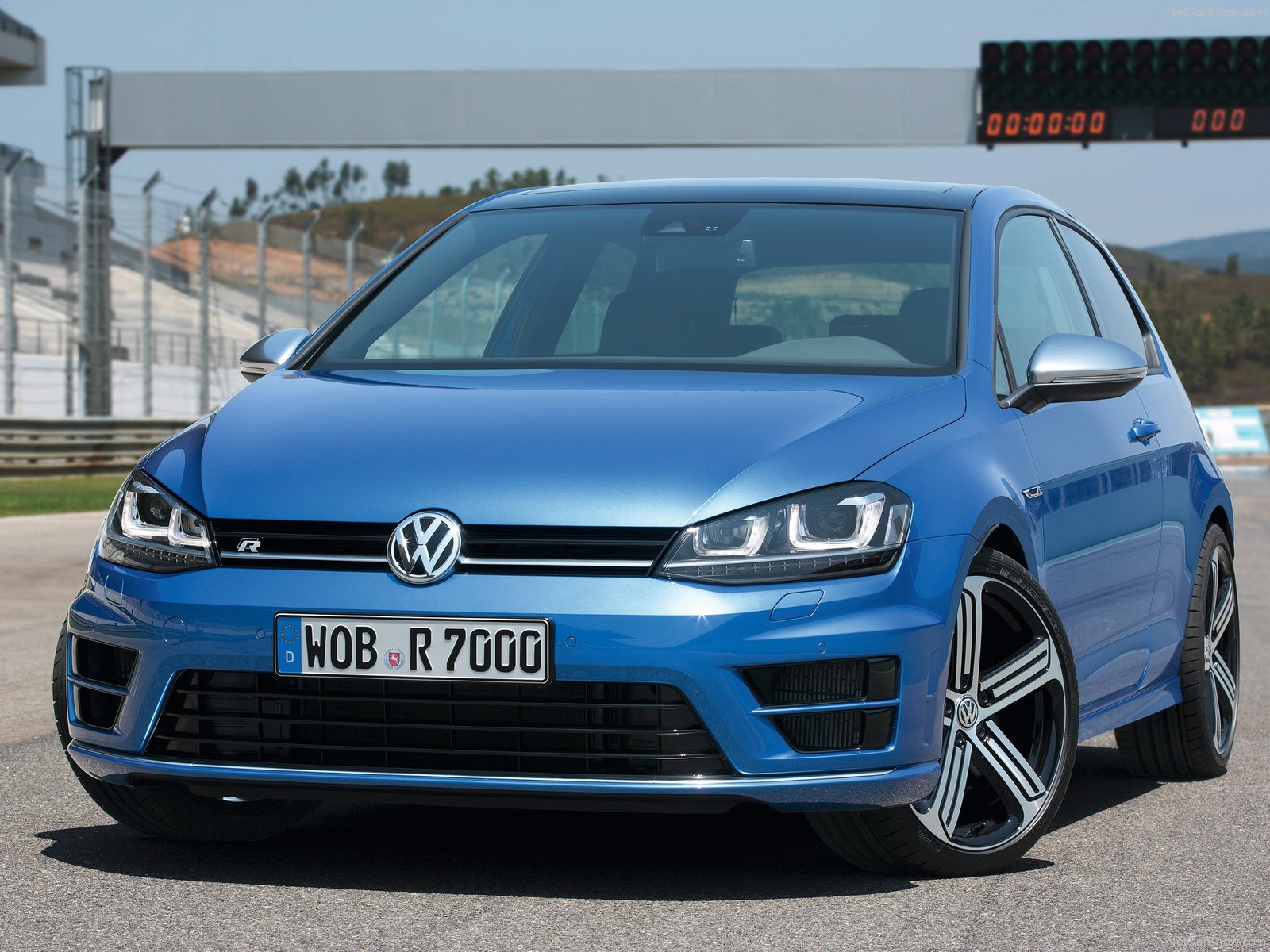 Volkswagen-Golf_R-2014-1600-03