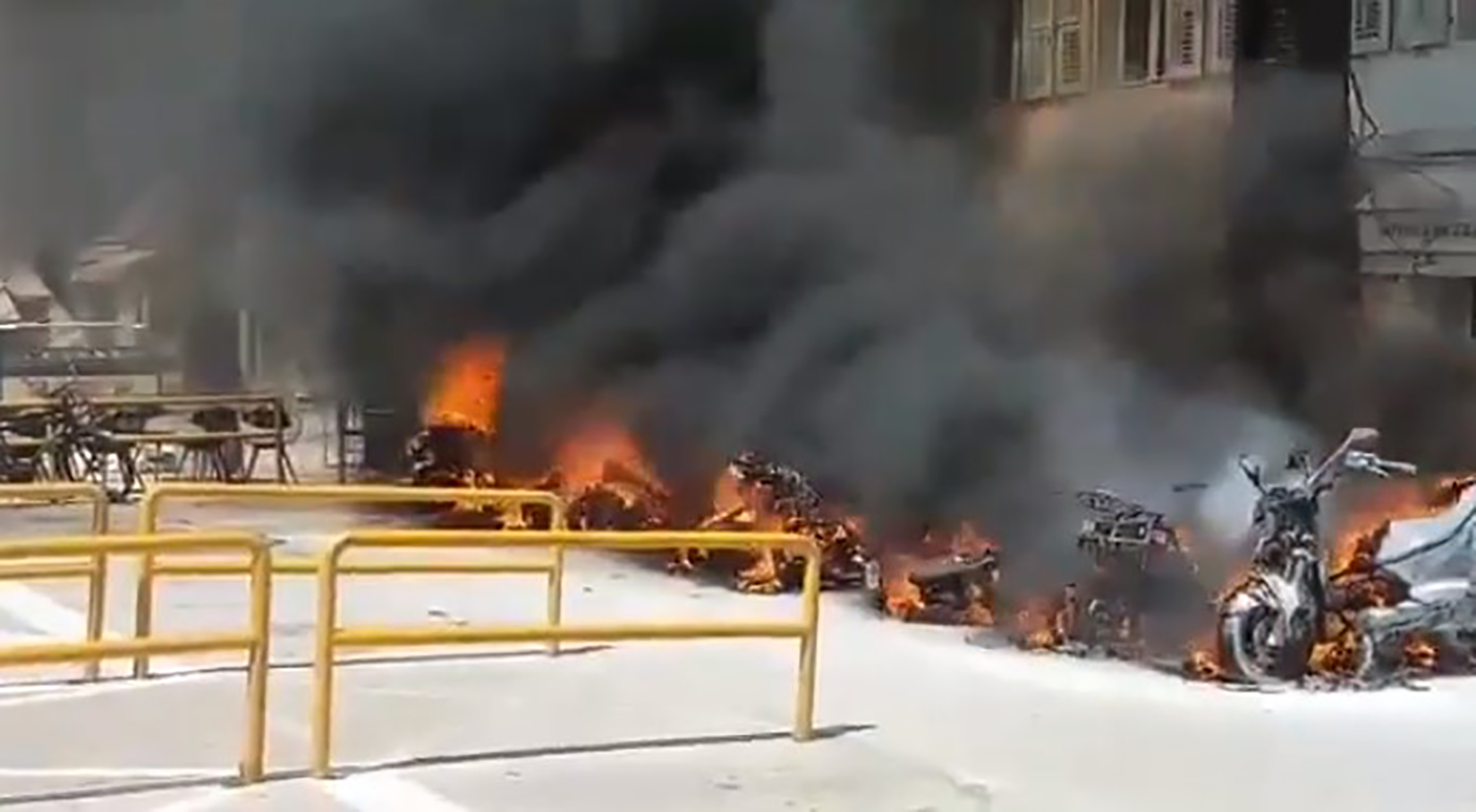 Splitska Riva, požar, gore motori