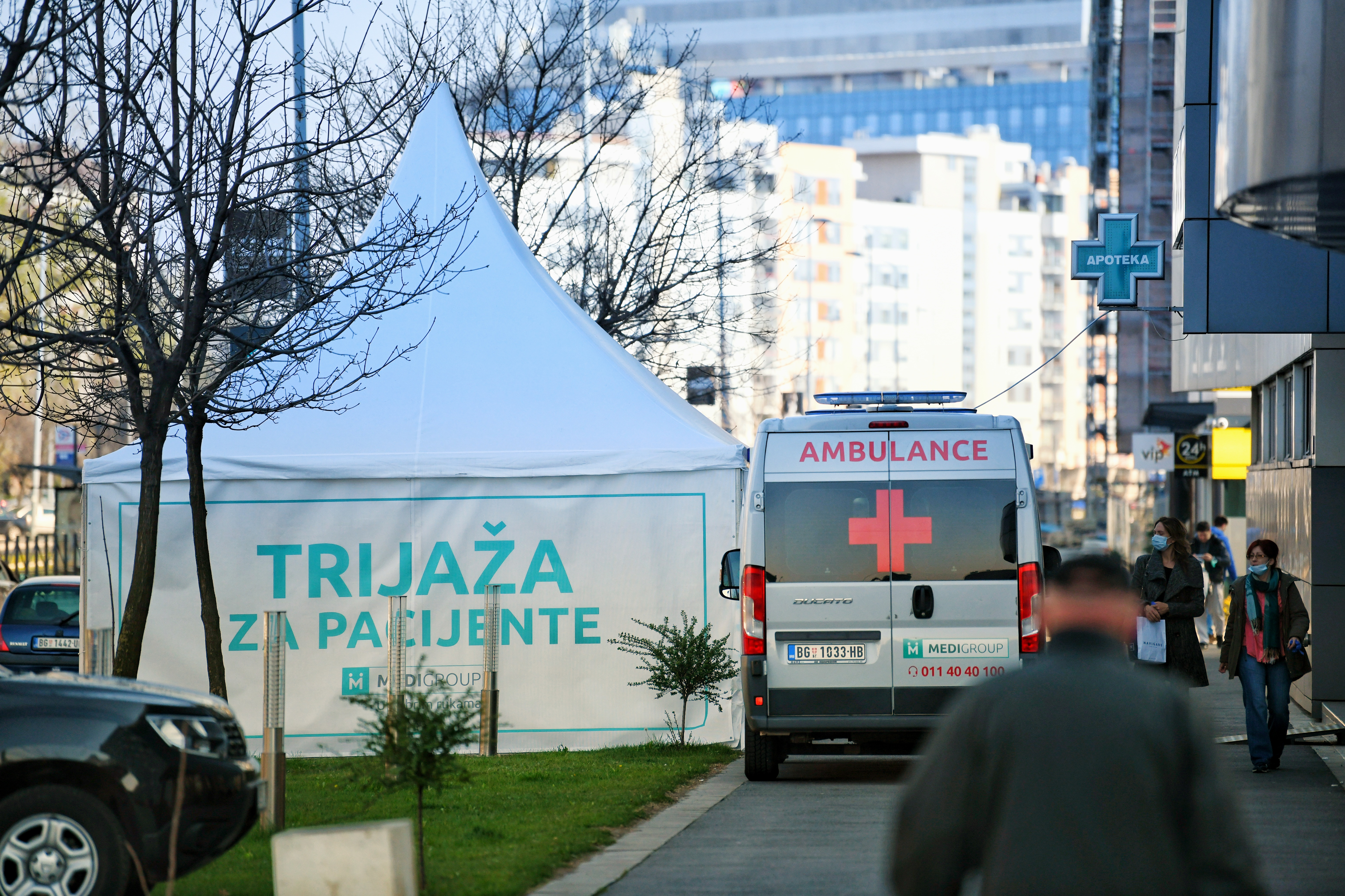 Beograd 03.04.2020. Šator ispred bolnice Medi Grup Novi Beograd, Medigroup, trijaža pacijenata koronavirus pandemija Foto:Vesna Lalić/Nova.rs