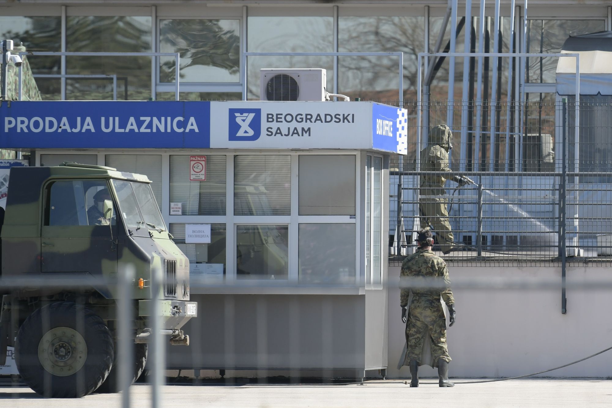 Beograd 07.04.2020. Sajam, Beogradski sajam, vojska, dezinfekcija, privremena bolnica, prijem pacijenata, pacijenti, koronavirus, pozitivni na koronu, covid 19, kovid 19 Foto: Goran Srdanov/Nova.rs