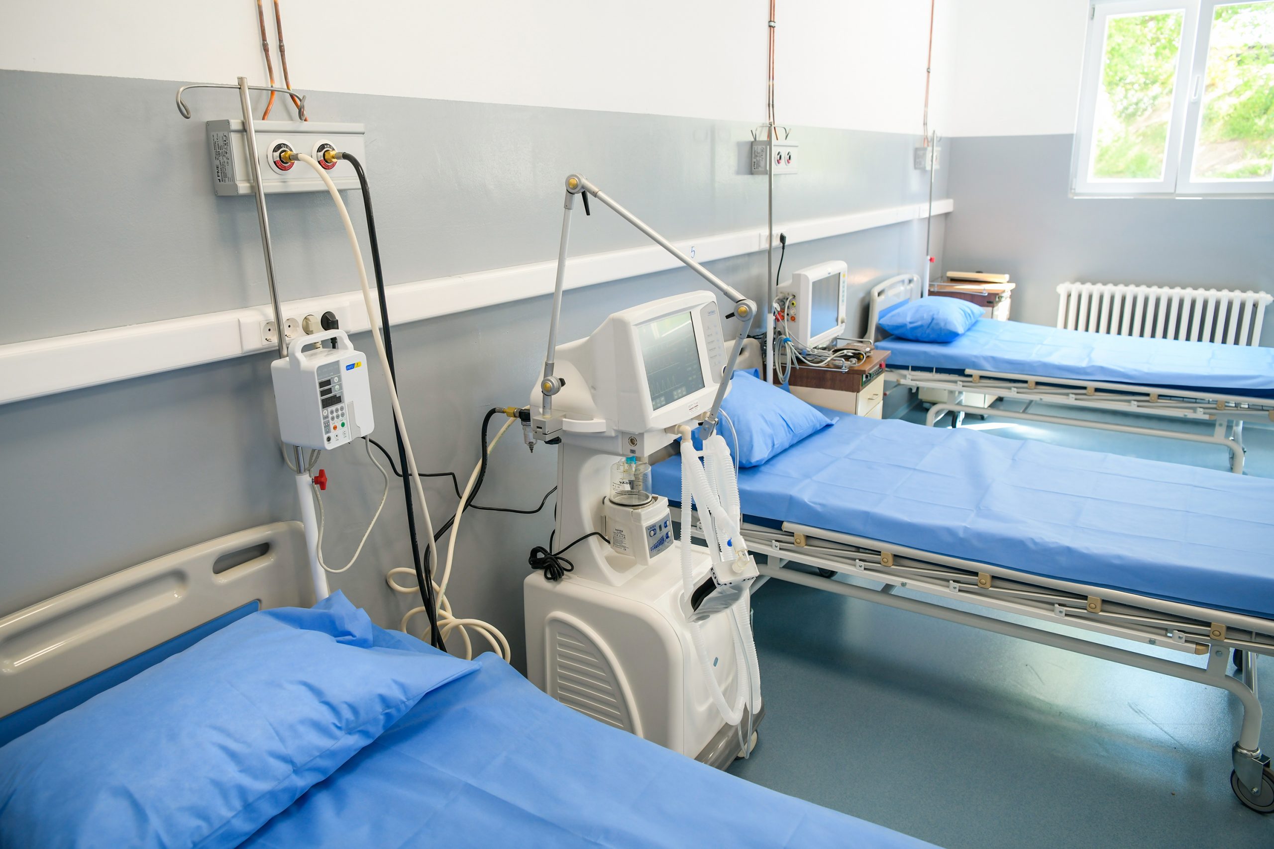 Obilazak, poseta Aleksandra Vučića, respirator, VMC Karaburma, Vojnomedicinski centar Karabrurma, koronovairus, kovid bolnica, covid 19 bolnica Foto: Goran Srdanov/Nova.rs